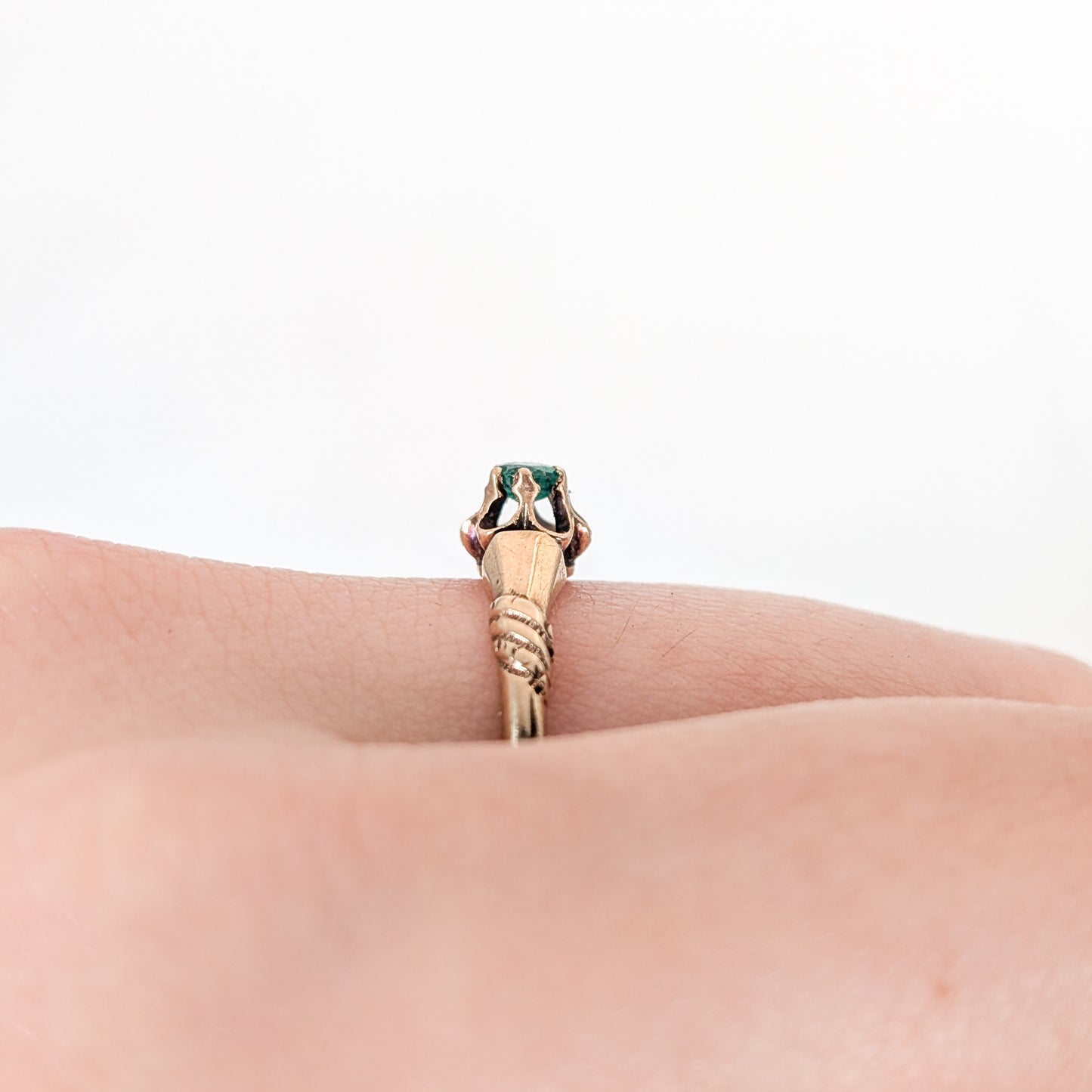 Victorian 14K Emerald Ring – Floral Bloom Setting