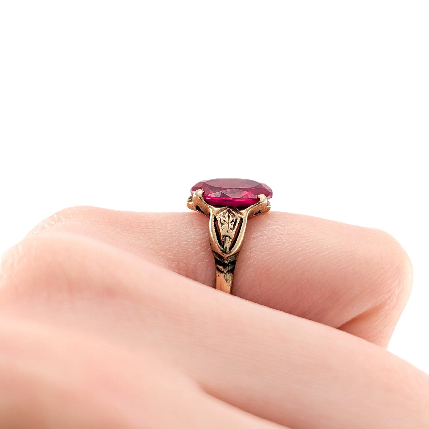 Vintage 10K Gold Oval Synthetic Ruby Ring