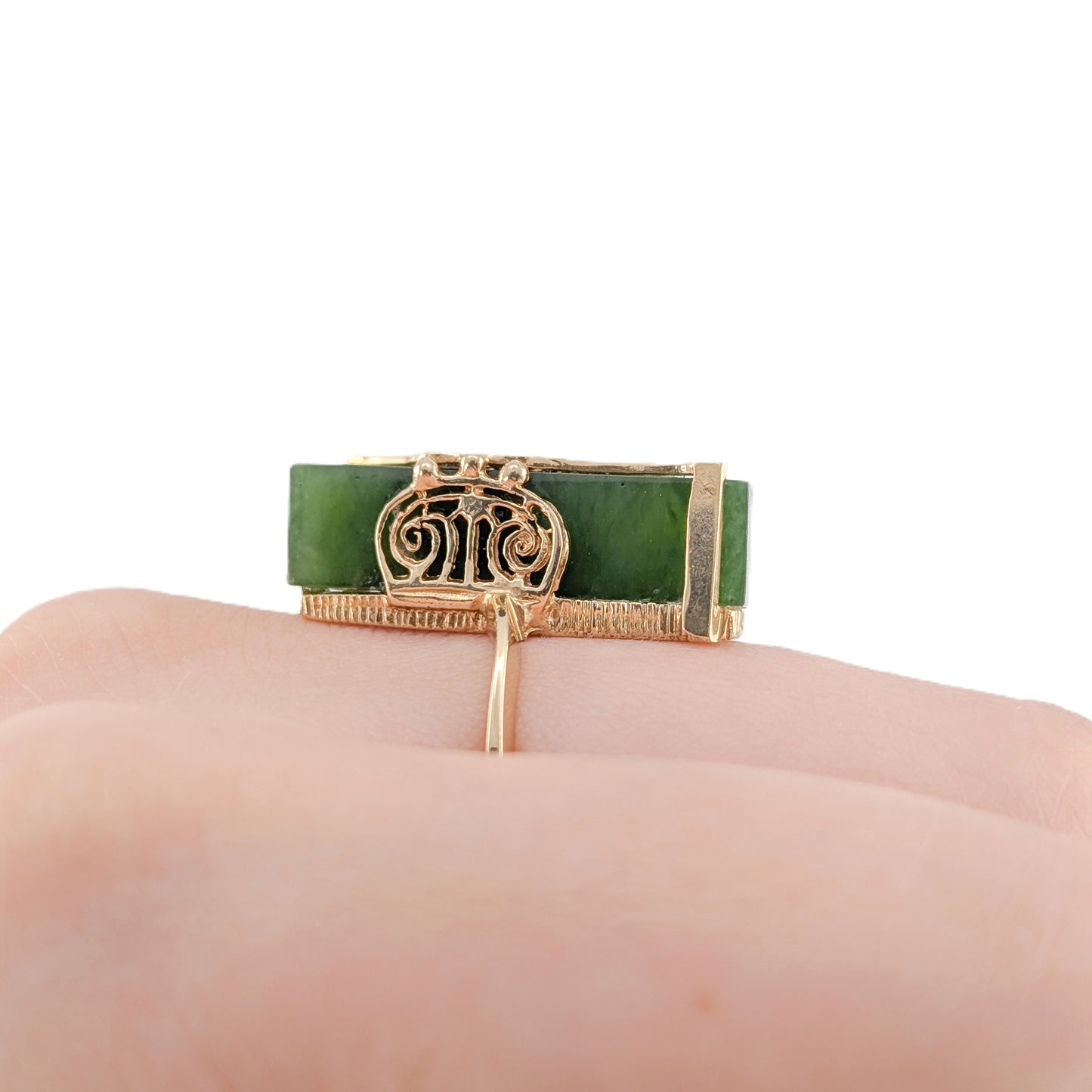 Vintage Resco 10K Gold Jade Ring – Carved Green Jade, Sculptural Filigree Statement Ring