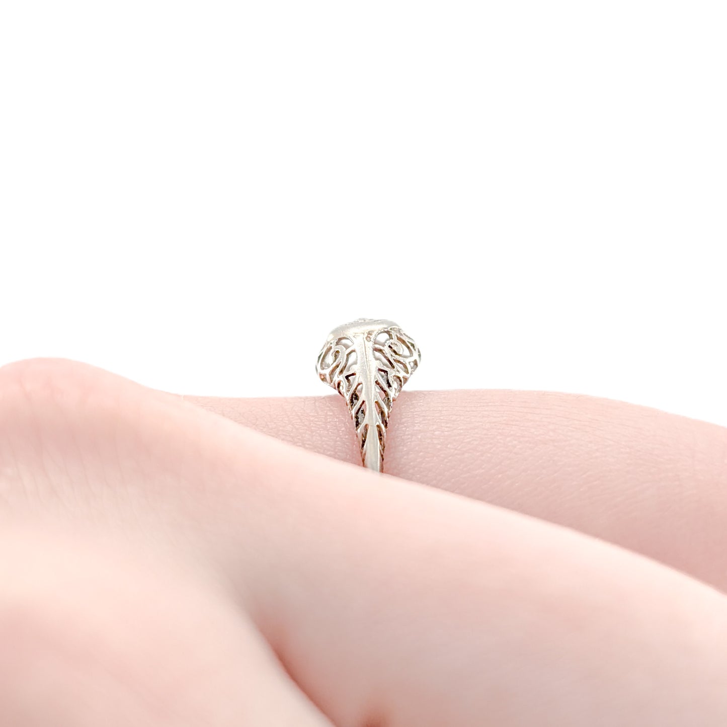 Antique 18K White Gold Diamond Filigree Ring – Delicate Openwork Solitaire