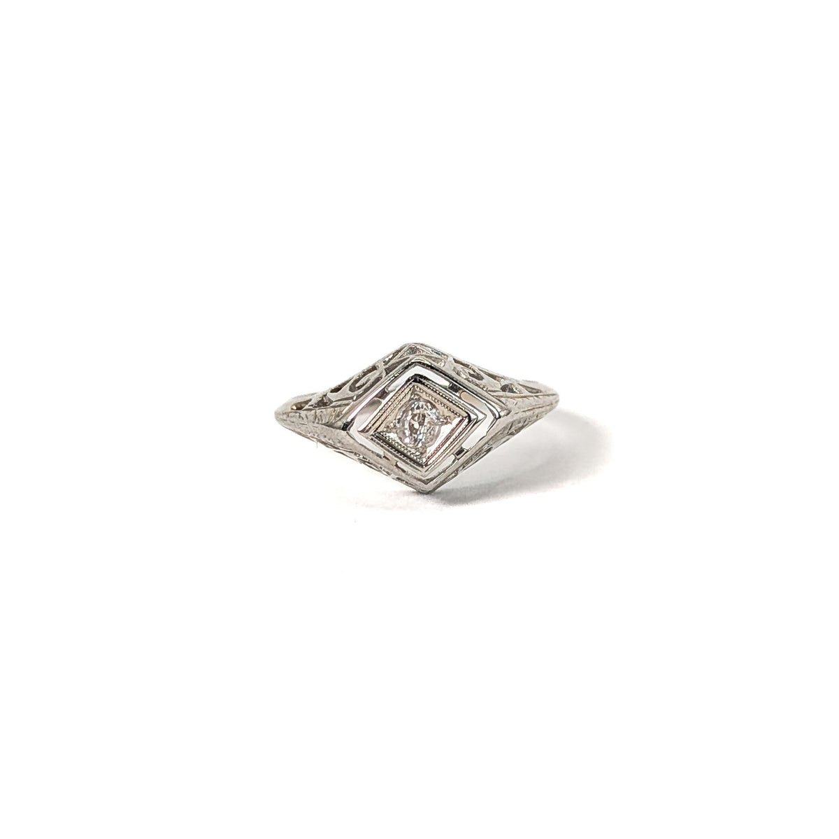 Antique 18K White Gold Old Mine Cut Diamond Ring