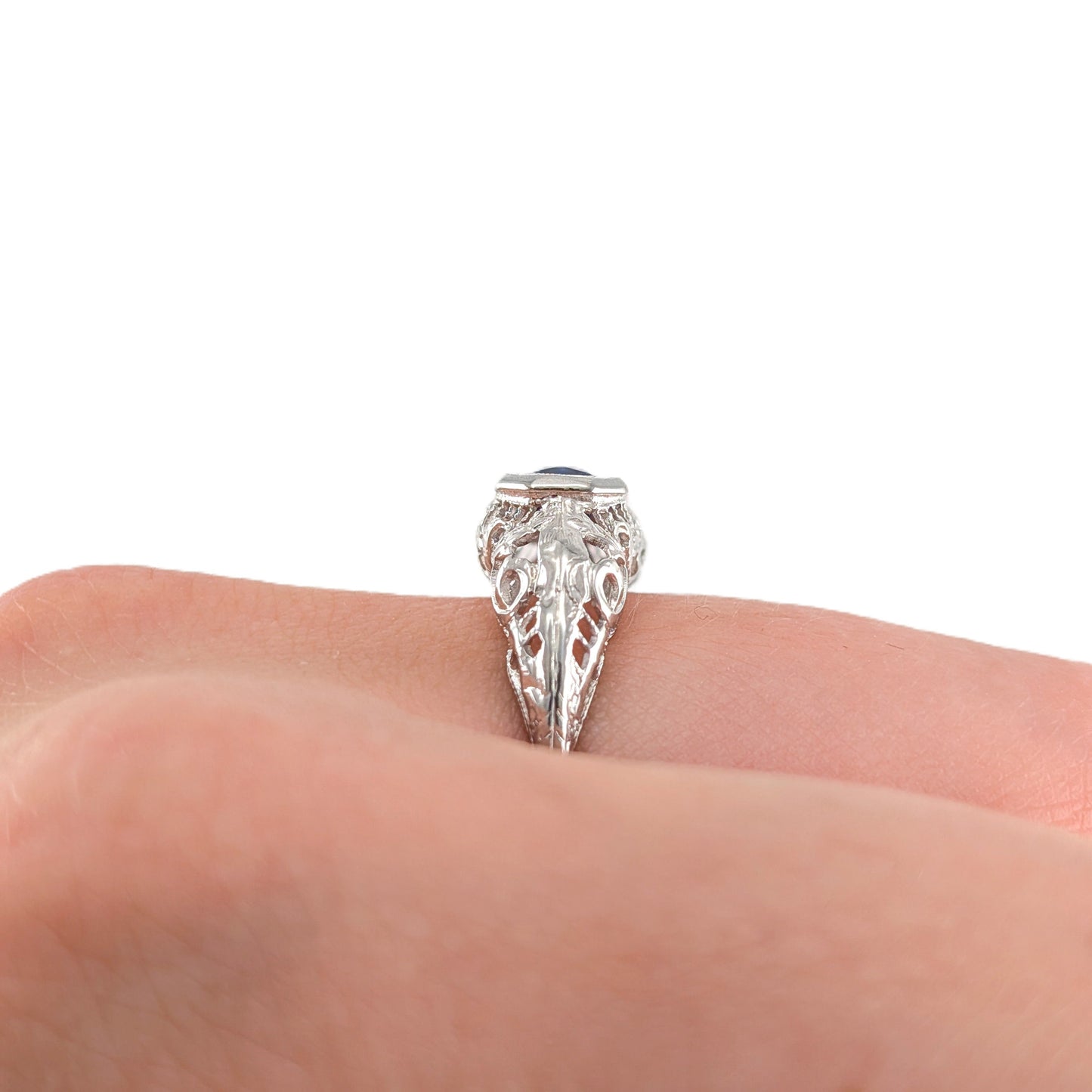 Antique Art Deco 18K White Gold Diamond & Synthetic Sapphire Filigree Ring