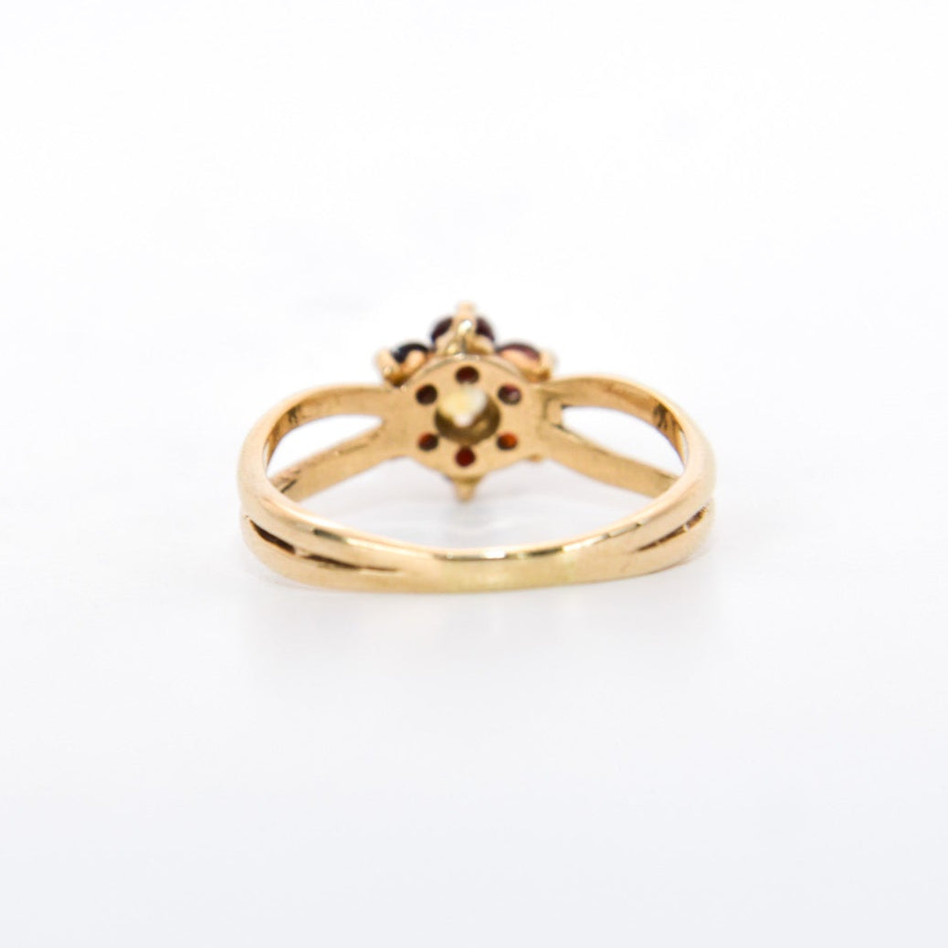9k Gold Garnet Flower Ring with Citrine Center