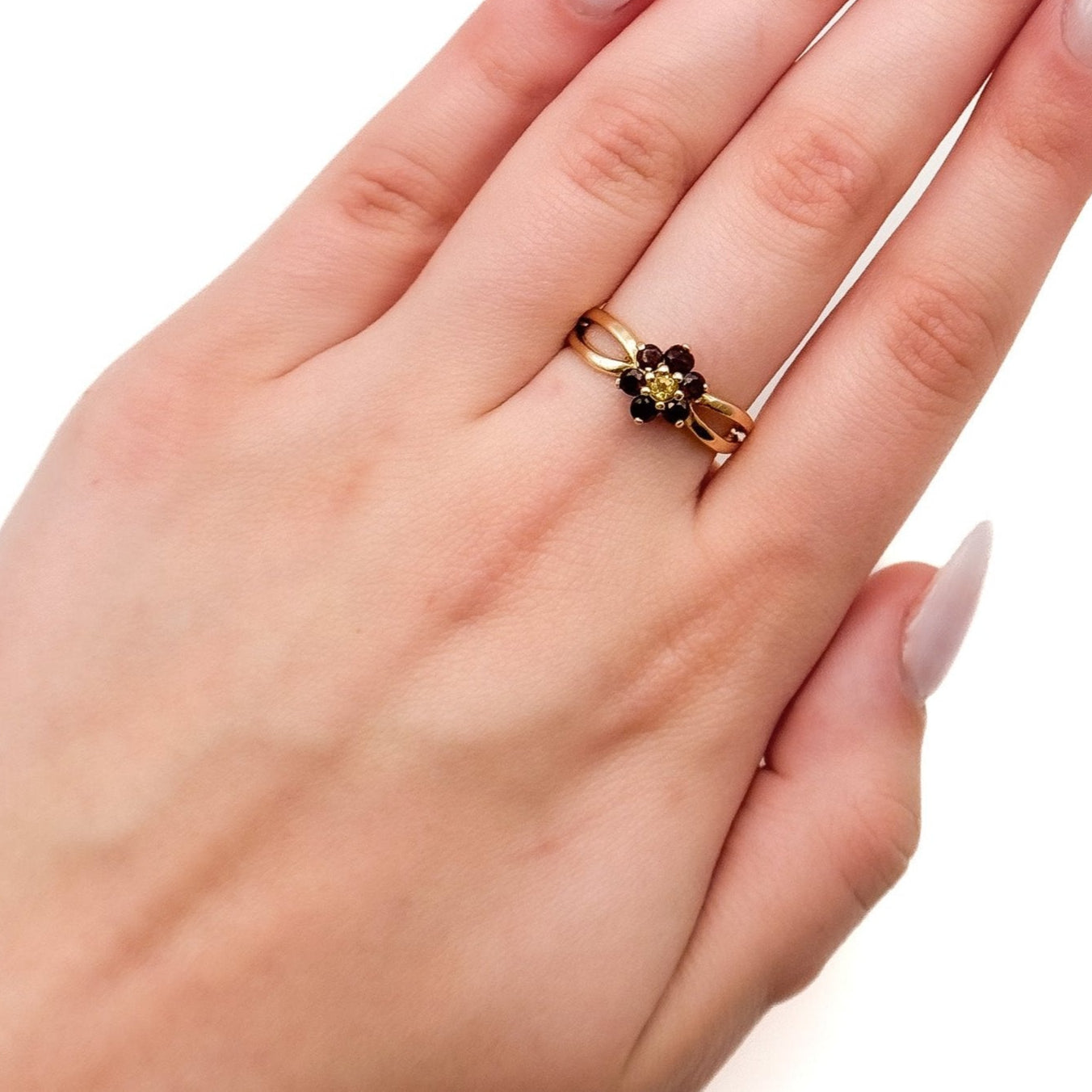 9k Gold Garnet Flower Ring with Citrine Center