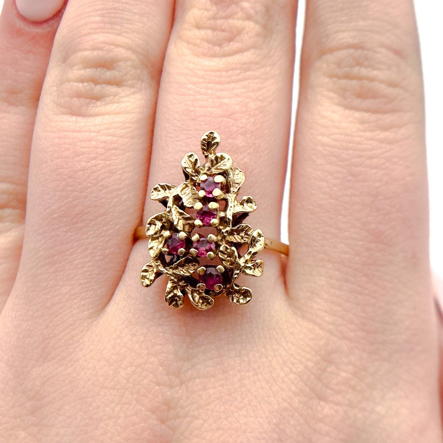 Vintage 14K Gold Ruby Vine Floral Ring