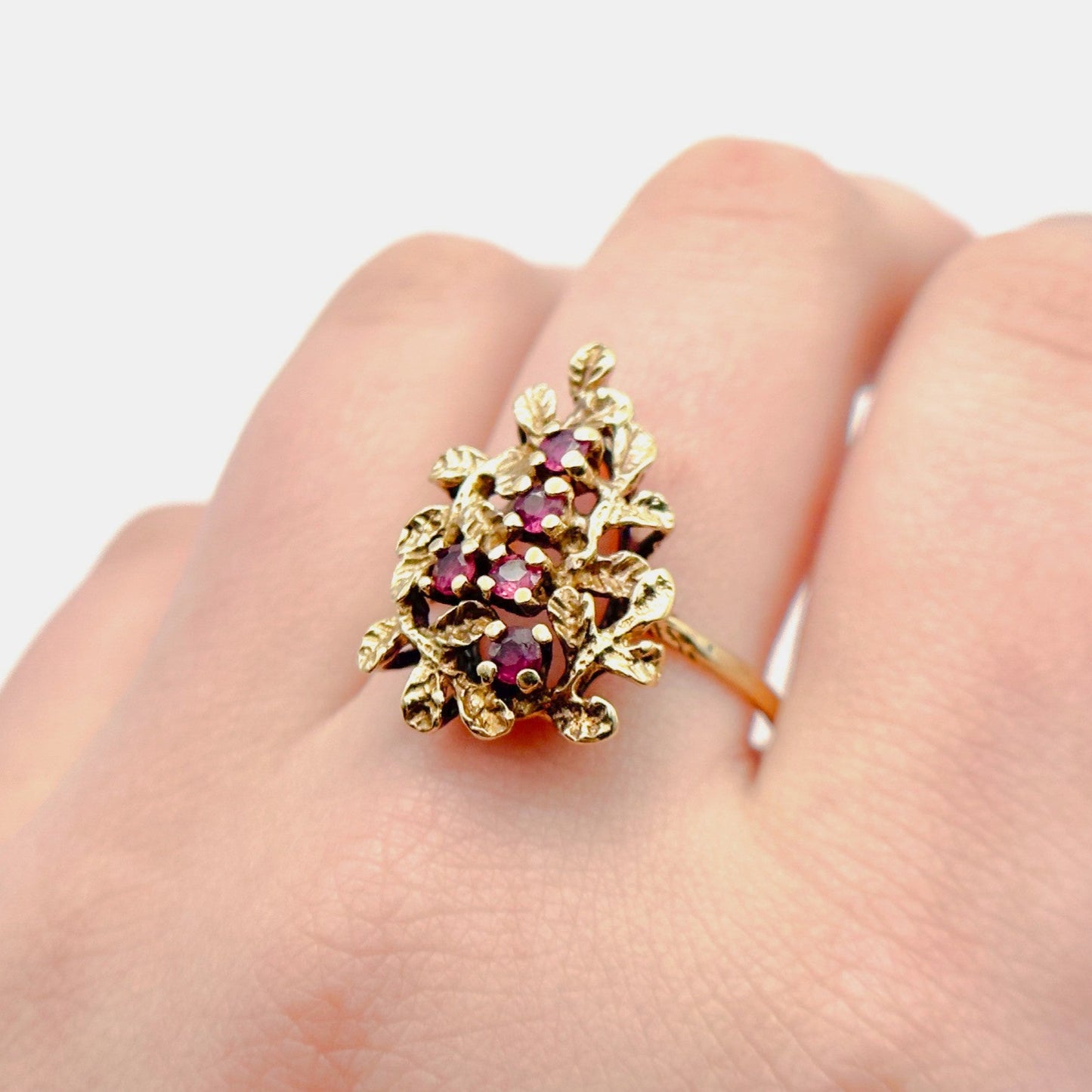 Vintage 14K Gold Ruby Vine Floral Ring