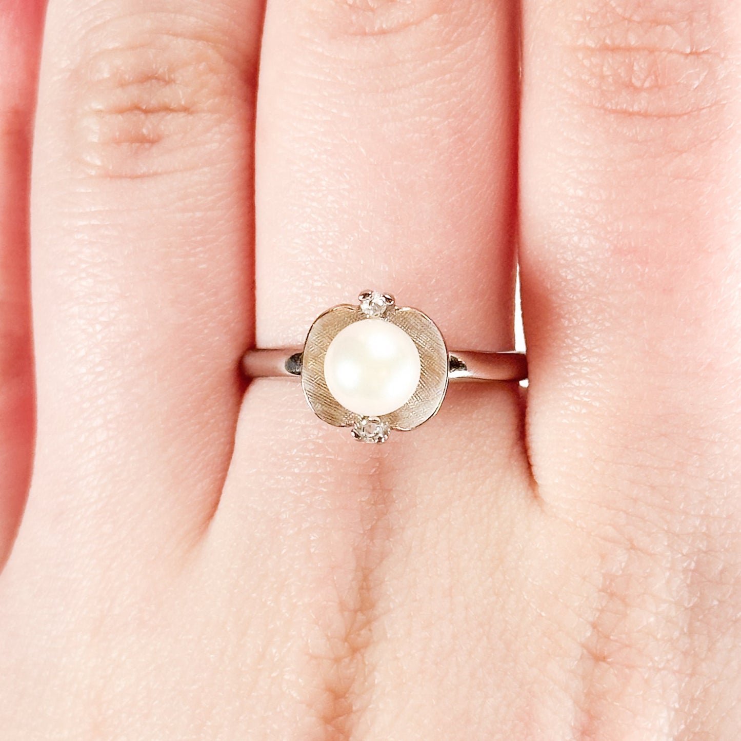 Vintage 14k White Gold Pearl & Topaz ring