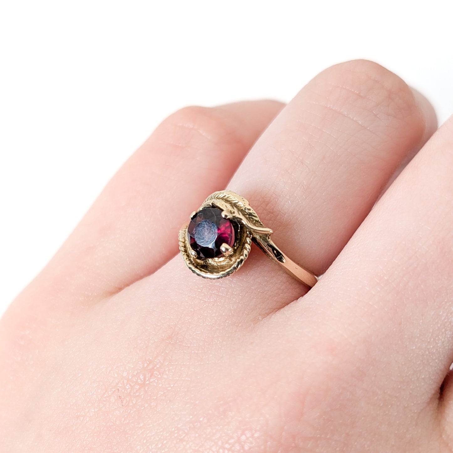 Vintage 14K Gold Garnet Feather Ring