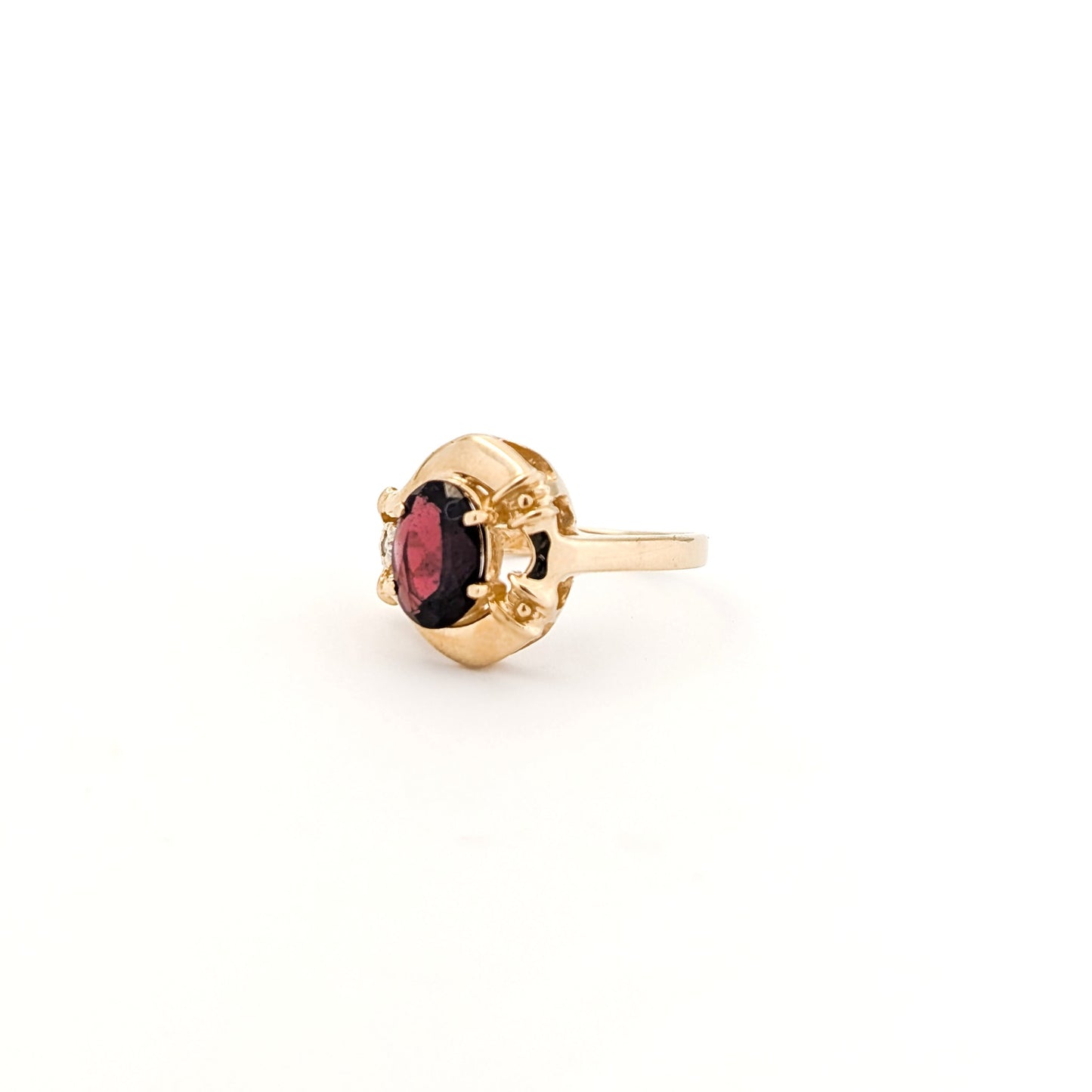 Vintage 14K Gold Garnet & Diamond Ring