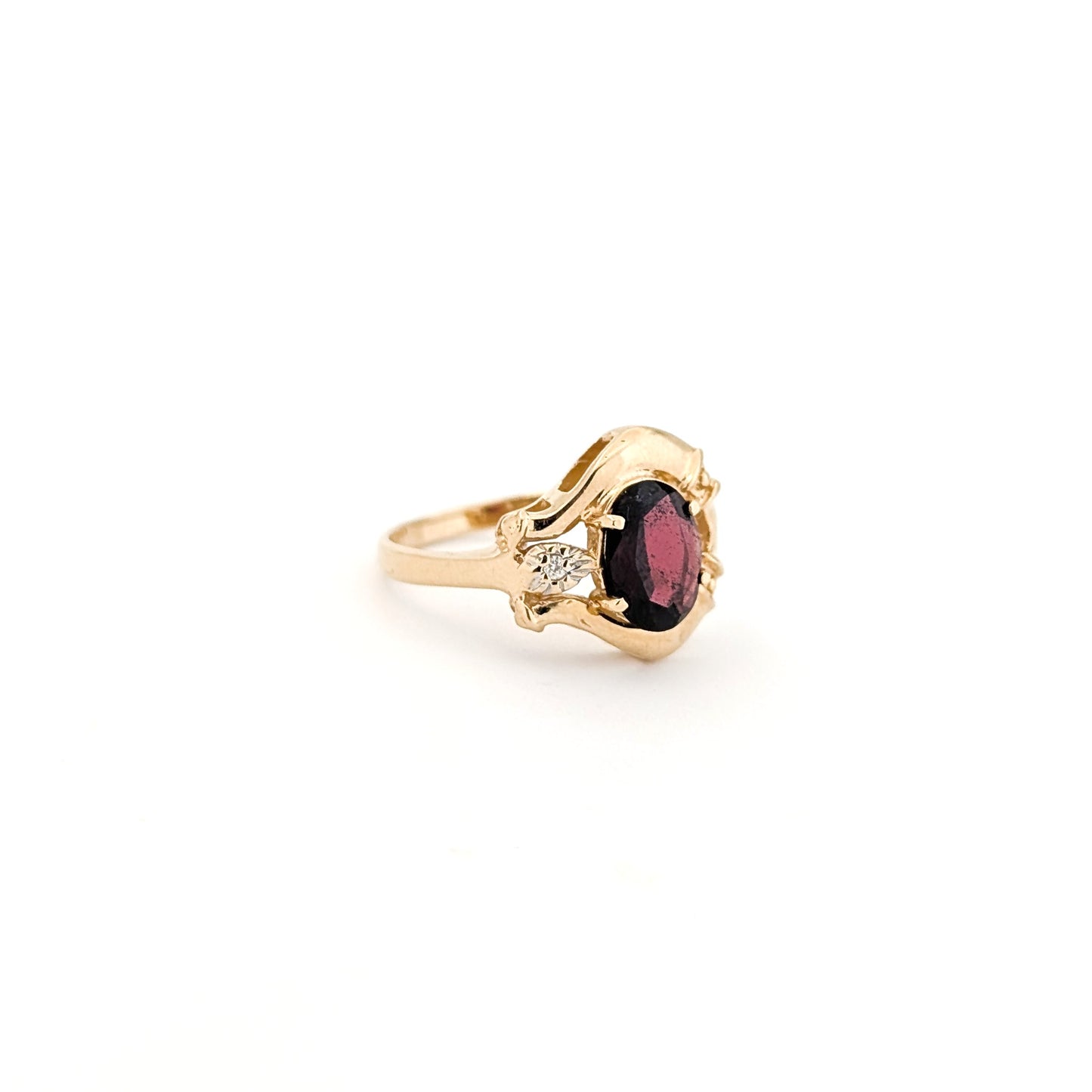 Vintage 14K Gold Garnet & Diamond Ring