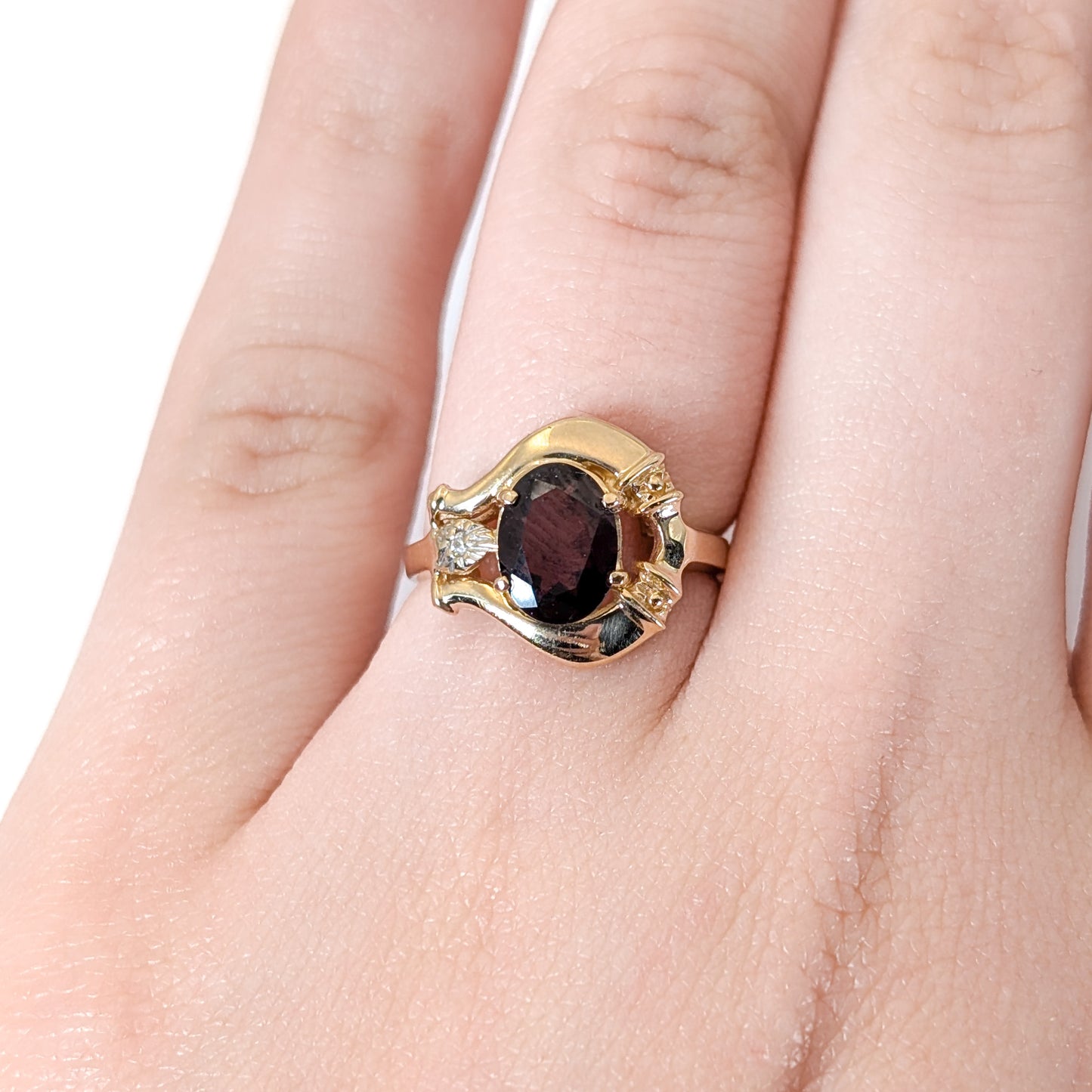 Vintage 14K Gold Garnet & Diamond Ring