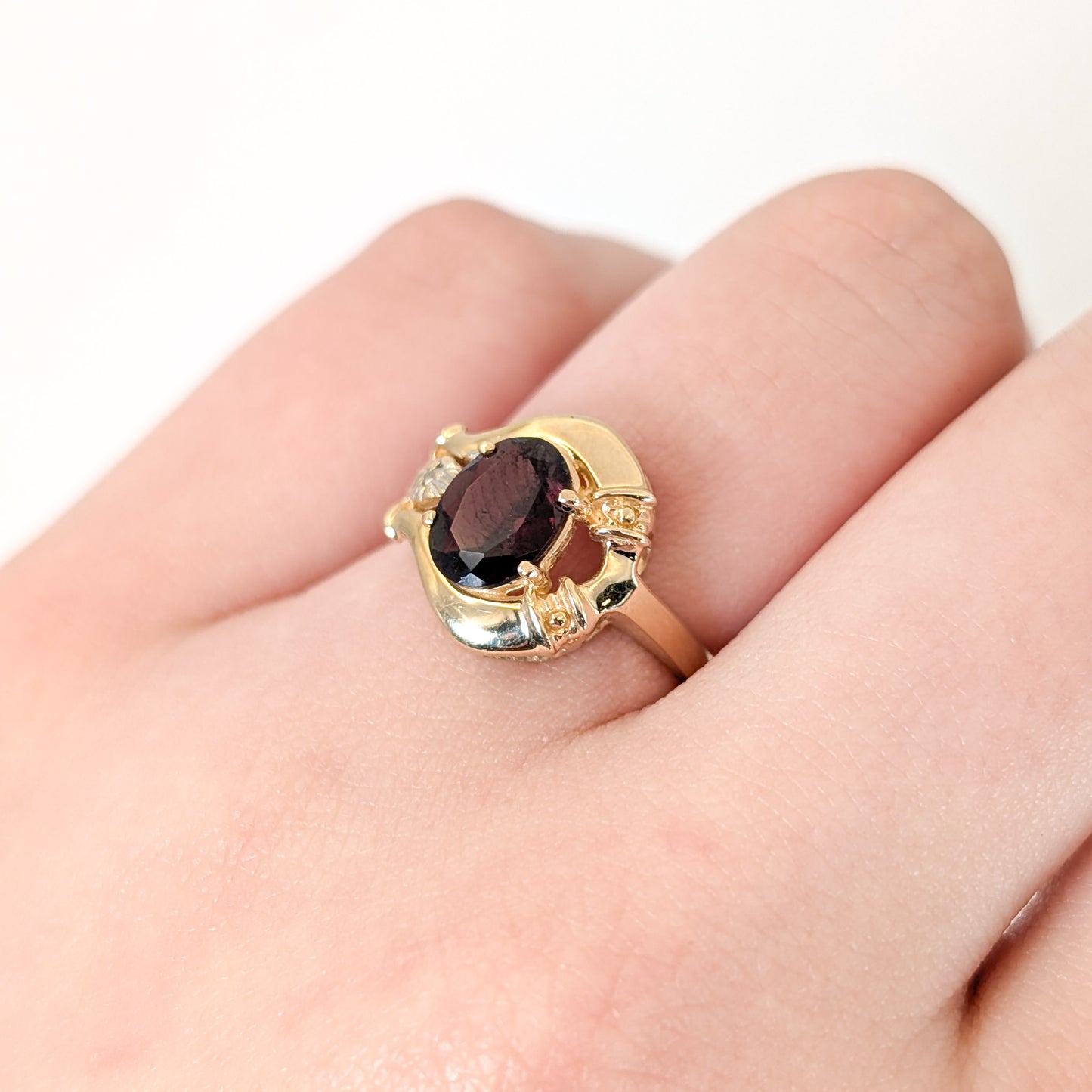 Vintage 14K Gold Garnet & Diamond Ring
