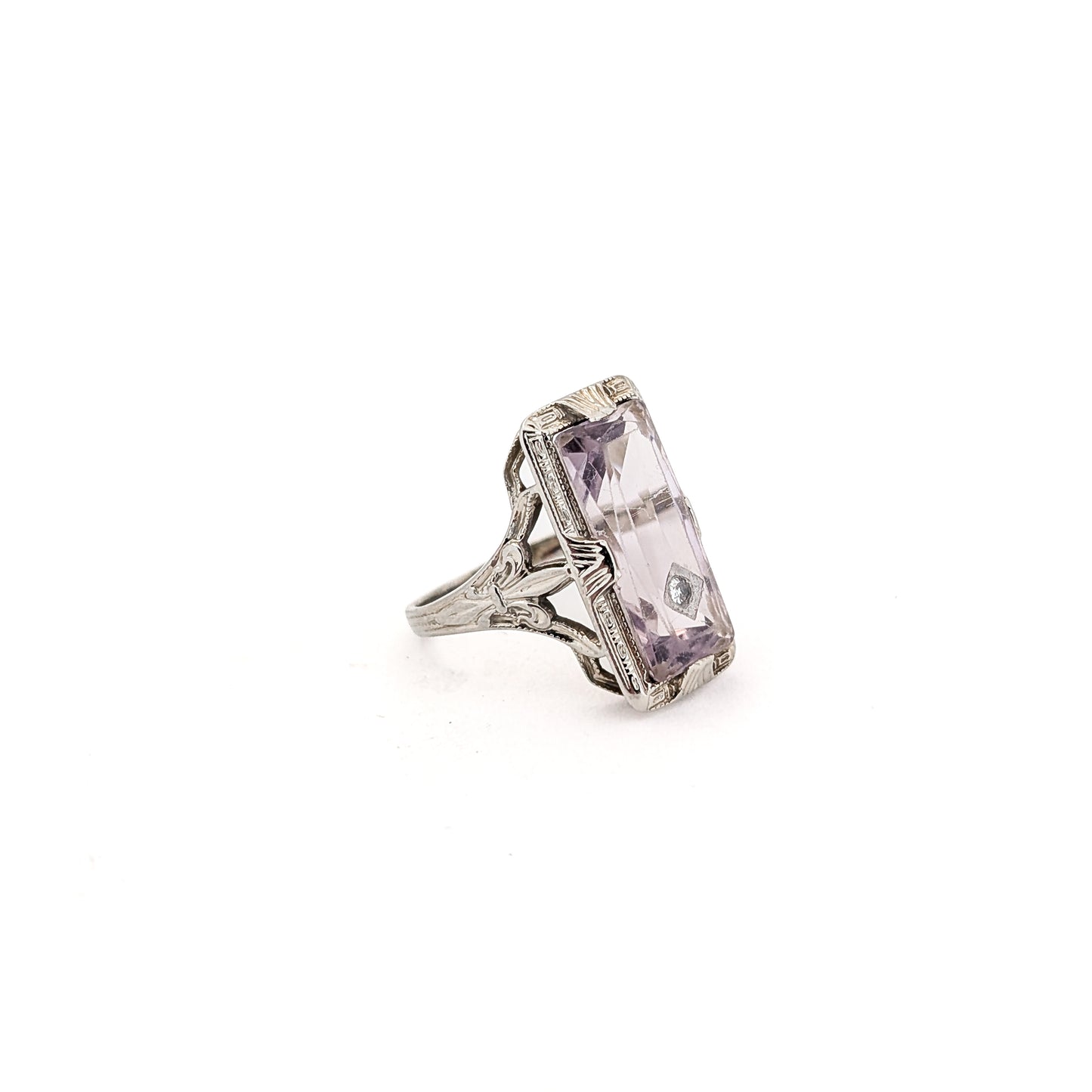 18K White Gold Ring with Amethyst and Diamond gemstones on a white background