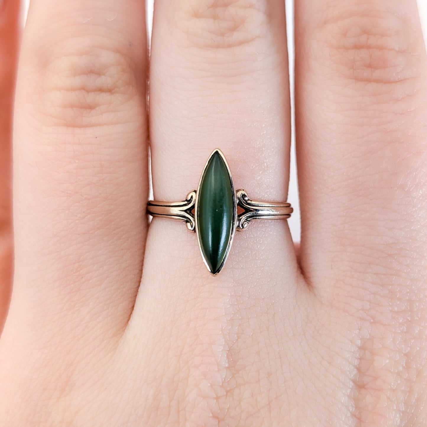 Vintage 10K Gold Marquise Nephrite Jade Ring – Elegant Green Gemstone Statement