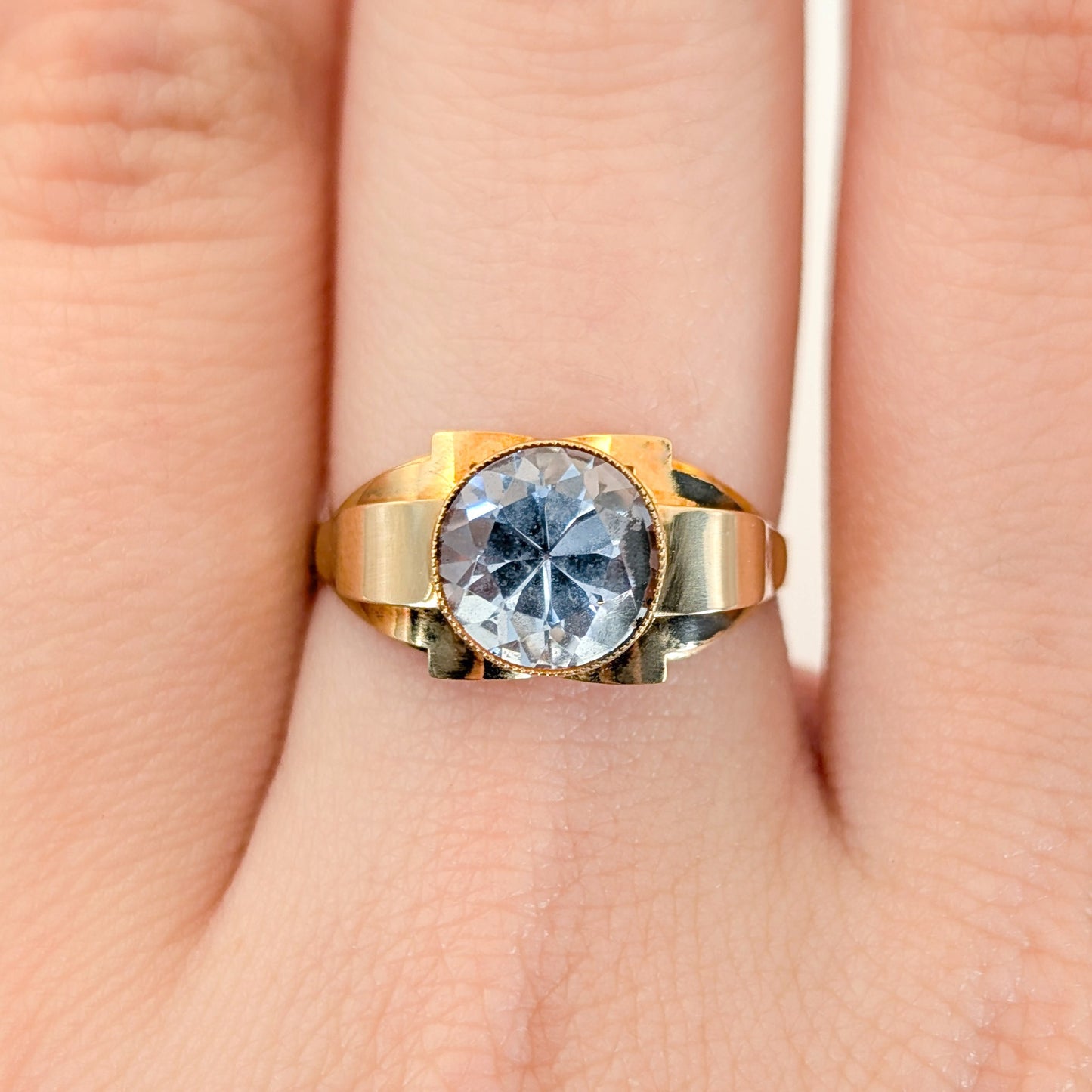 Vintage 18K Gold Blue Spinel Statement Ring
