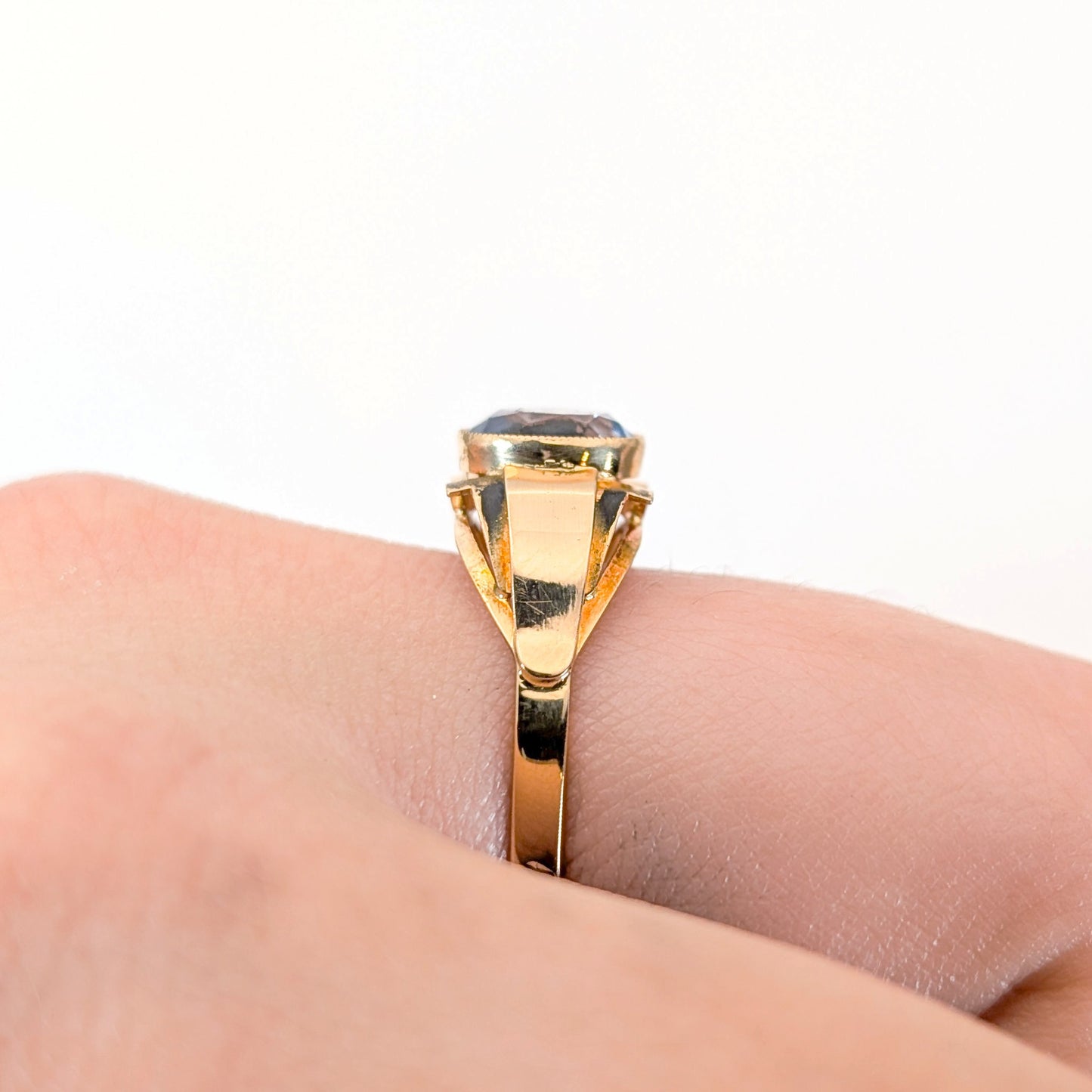 Vintage 18K Gold Blue Spinel Statement Ring