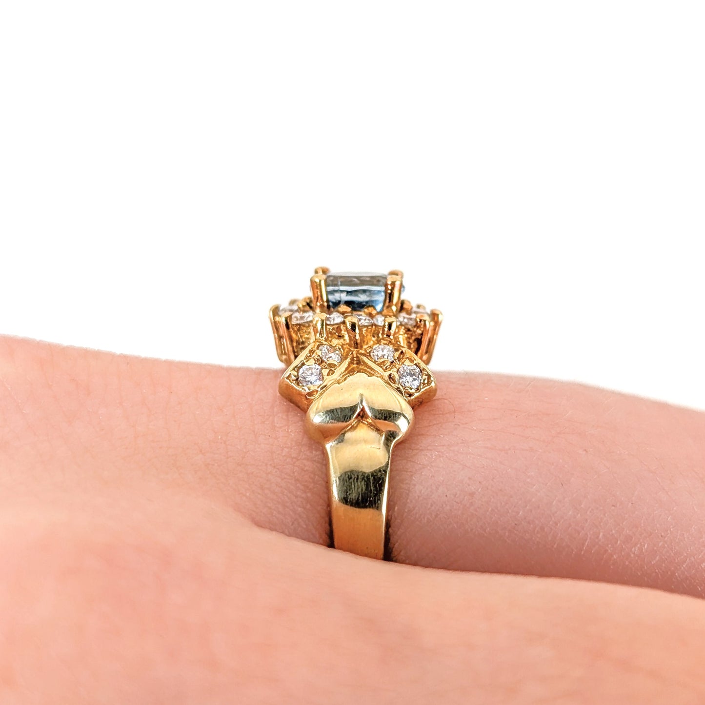 Vintage 18K Gold Aquamarine & Diamond Ring