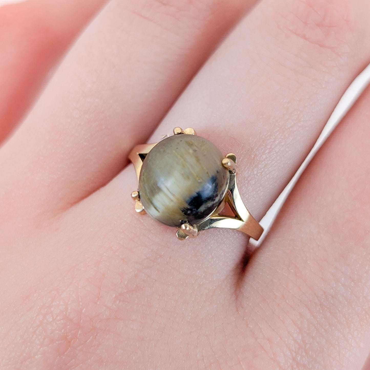Vintage 14K Gold Cat’s Eye Chrysoberyl Ring