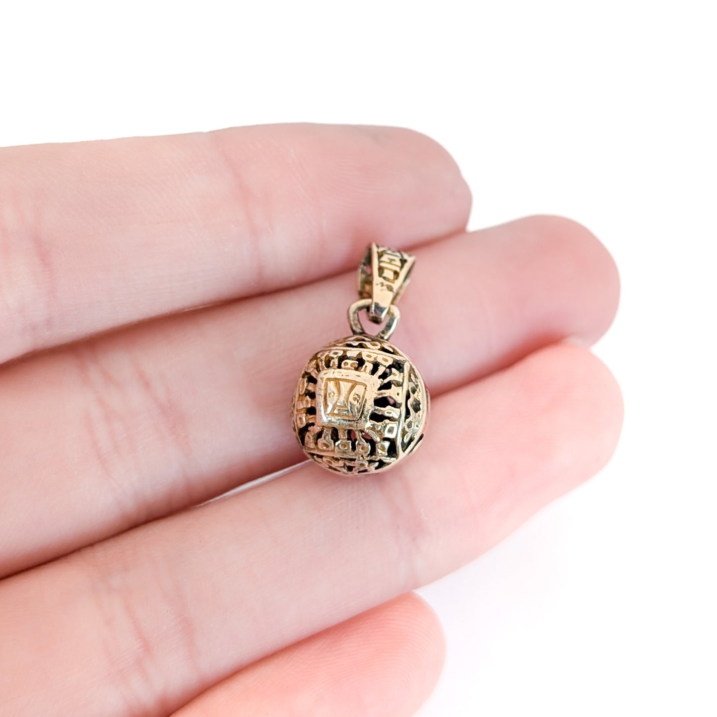 Vintage 18K Gold Peruvian Inca Filigree Charm Pendant