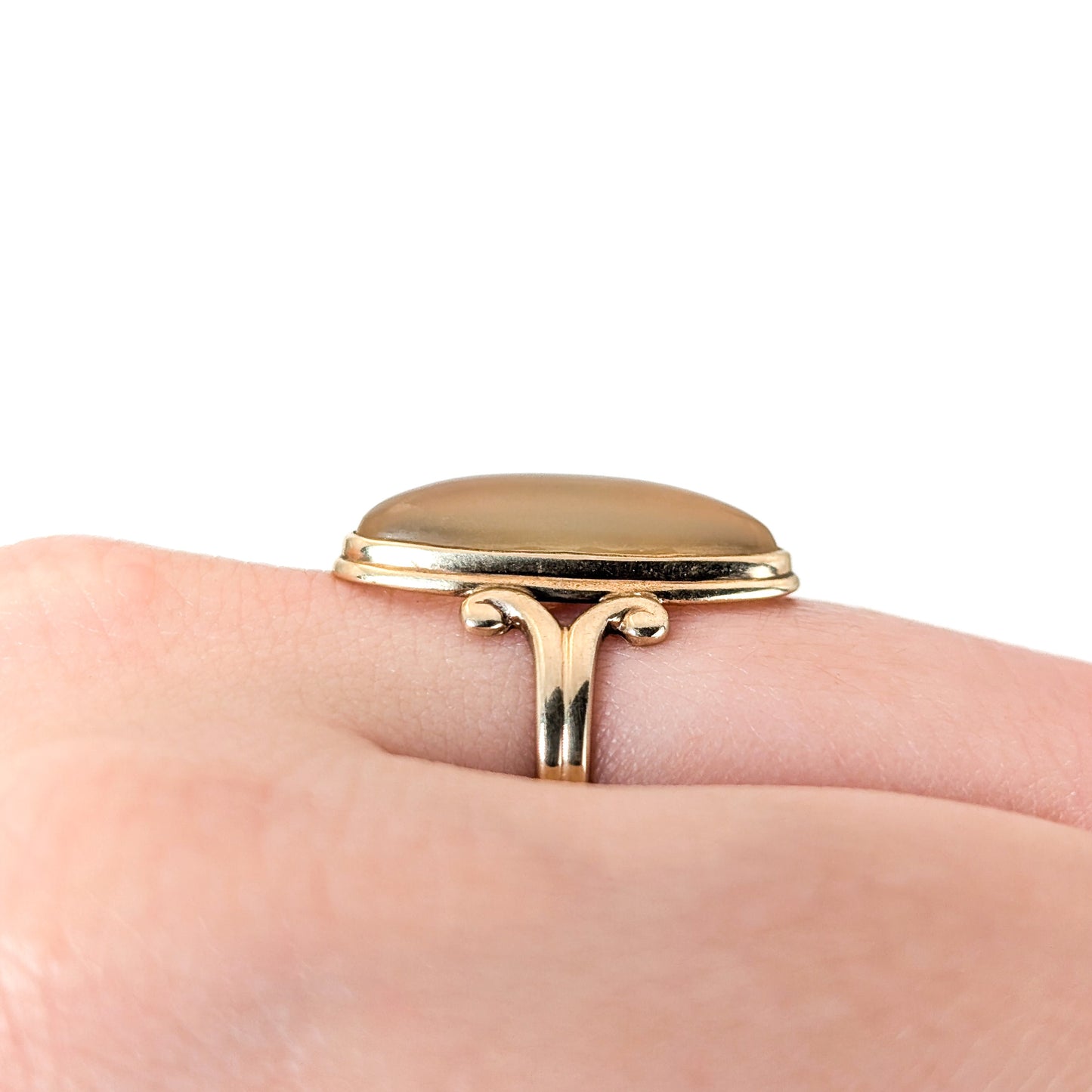 Vintage 10K Gold Agate Navette Shaped Ring