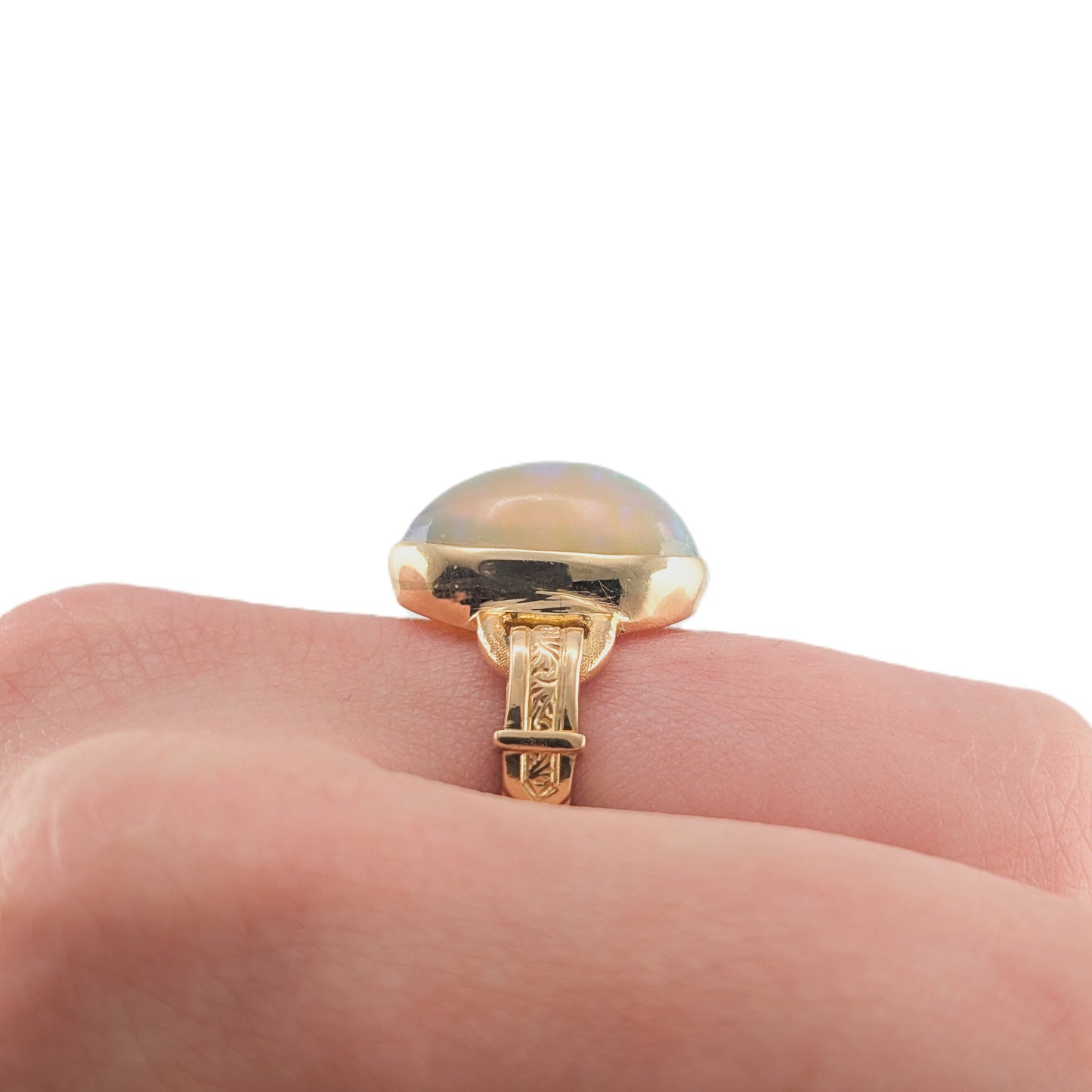 Vintage 7.4ct Opal Ring in Solid 14K Gold - Retro