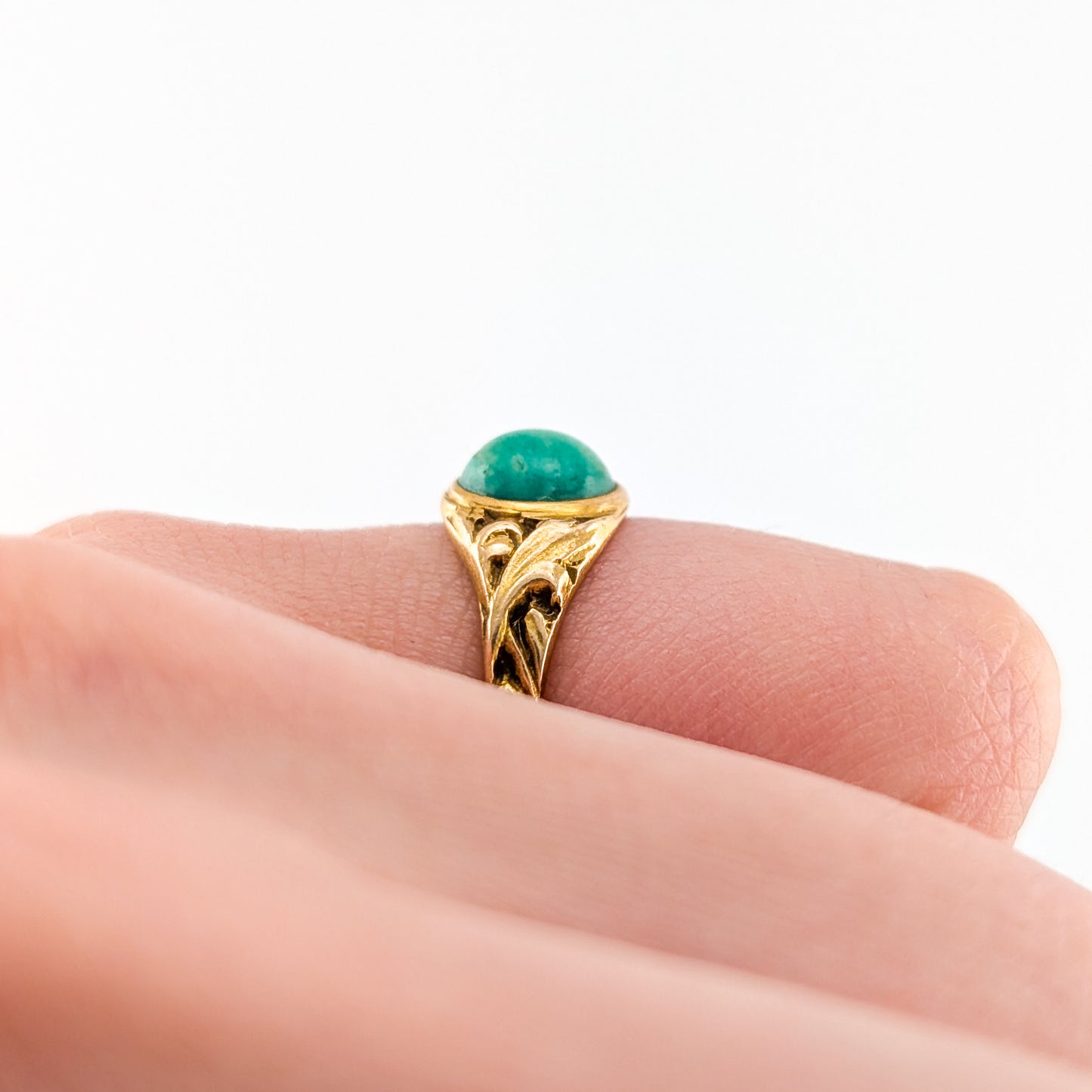 Antique Art Nouveau 14K Gold Green Aventurine Ring