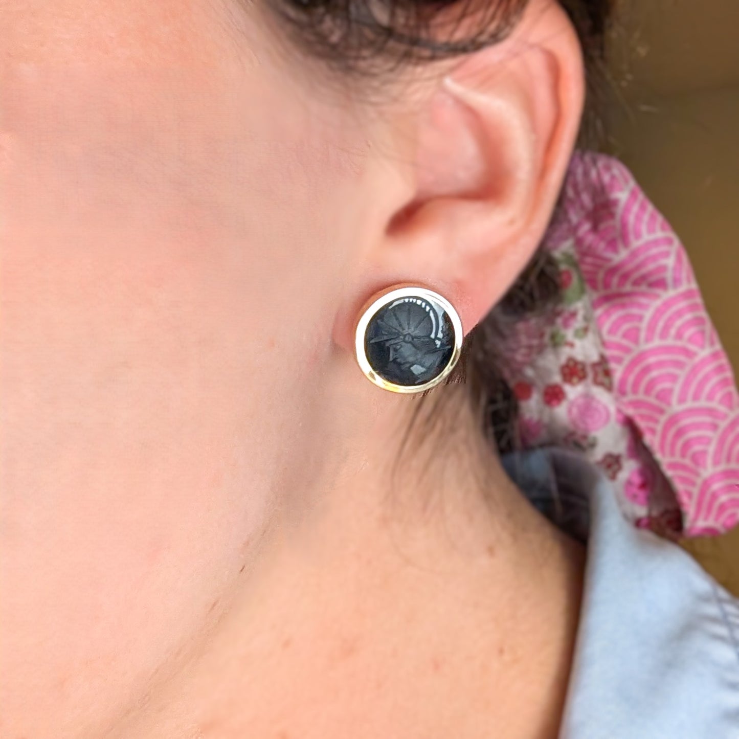 Vintage 14K Gold Black Onyx Intaglio Earrings – Roman Warrior Studs