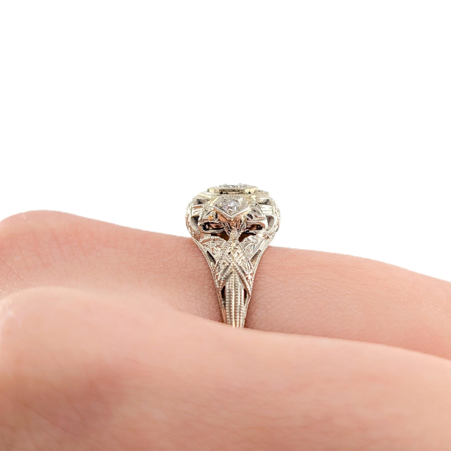 Antique Art Deco 18K White Gold Old European Cut Diamond Filigree Ring