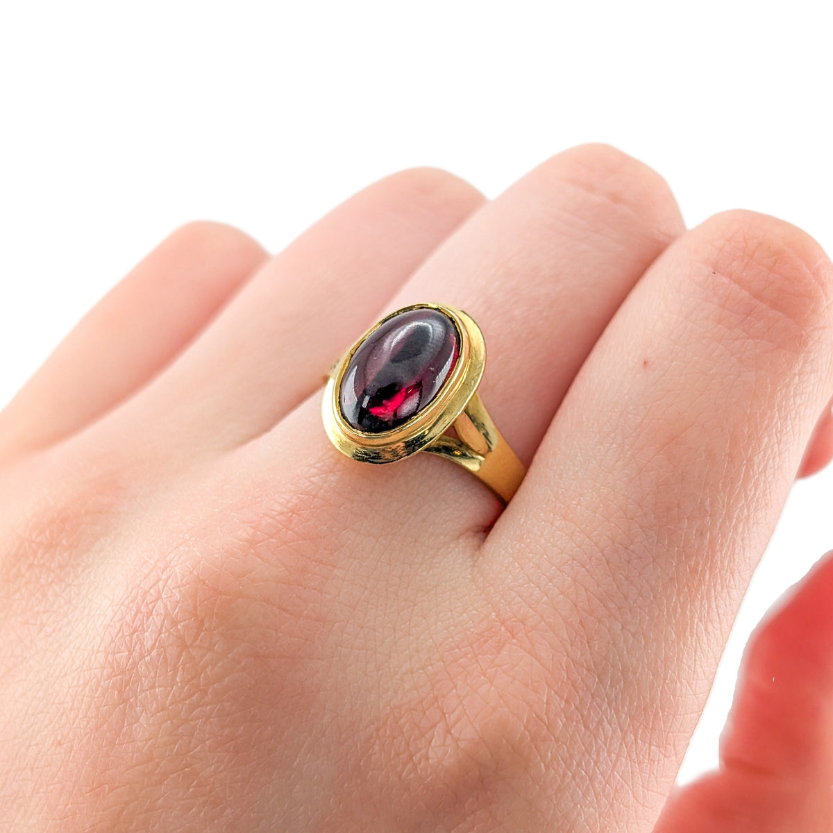 Vintage 18K Gold Large Oval Deep Pink Tourmaline Cabochon Ring
