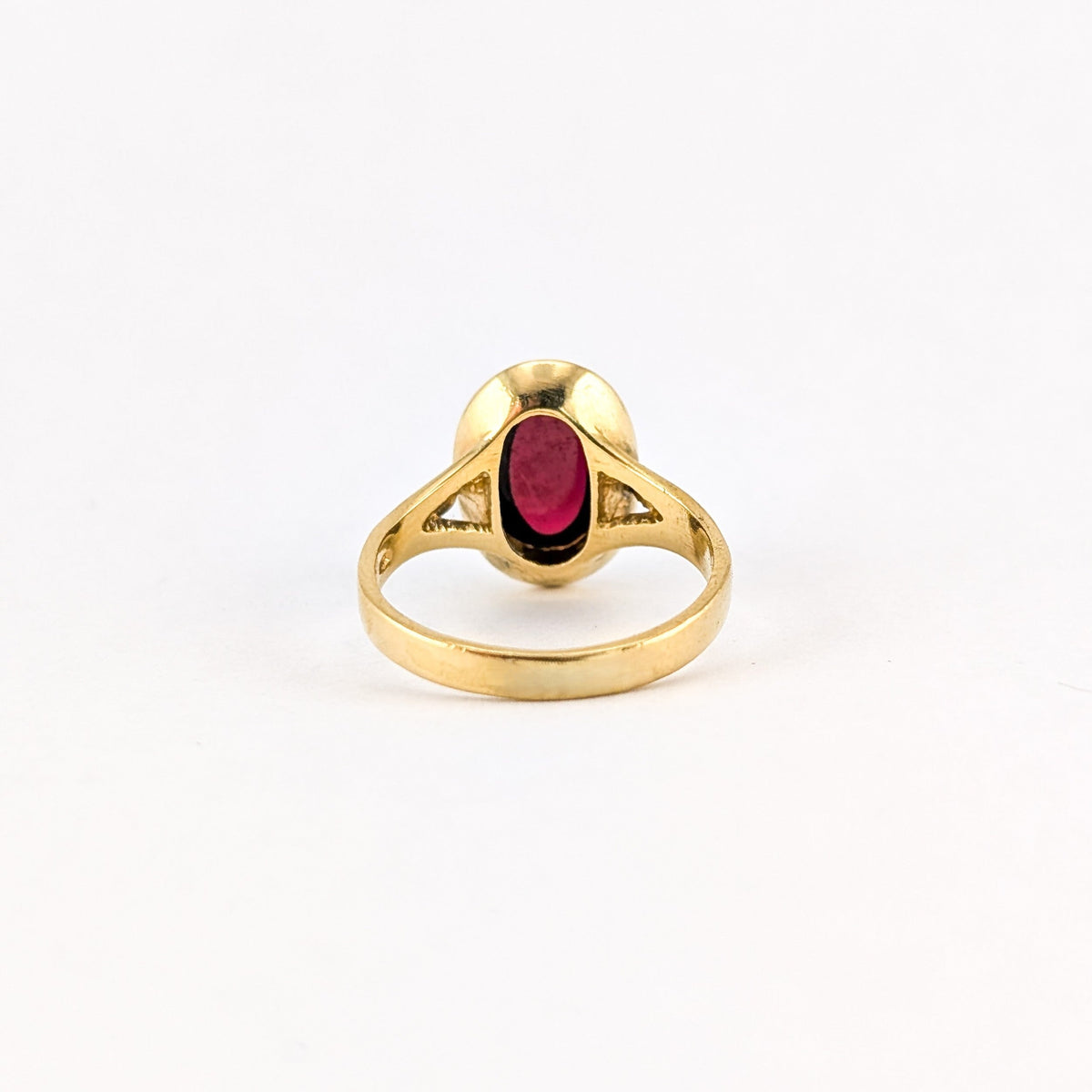 Vintage 18K Gold Large Oval Deep Pink Tourmaline Cabochon Ring