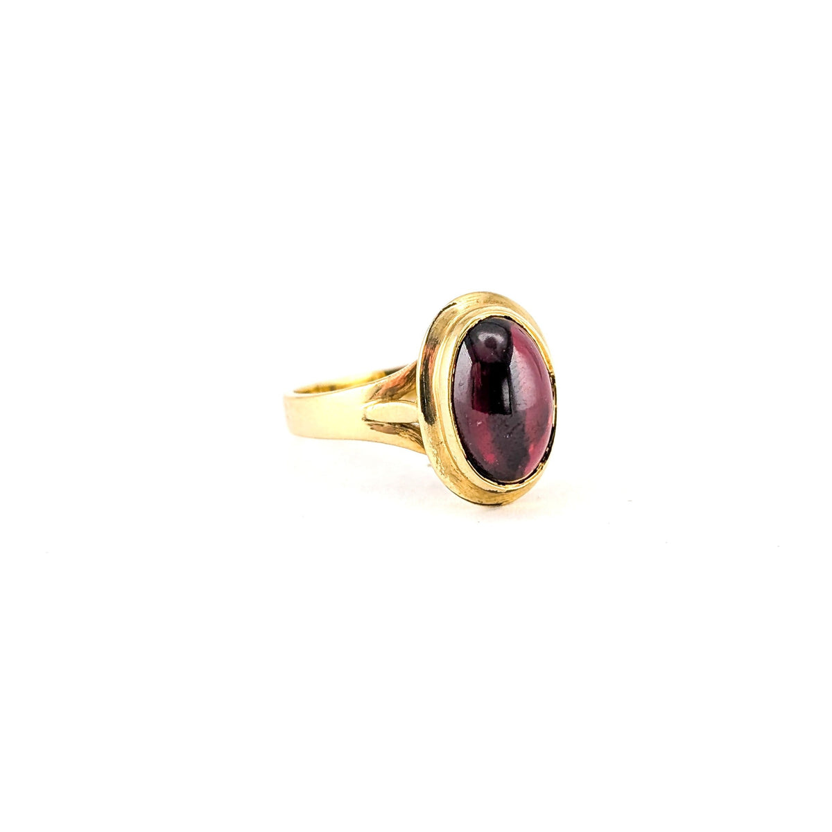 Vintage 18K Gold Large Oval Deep Pink Tourmaline Cabochon Ring