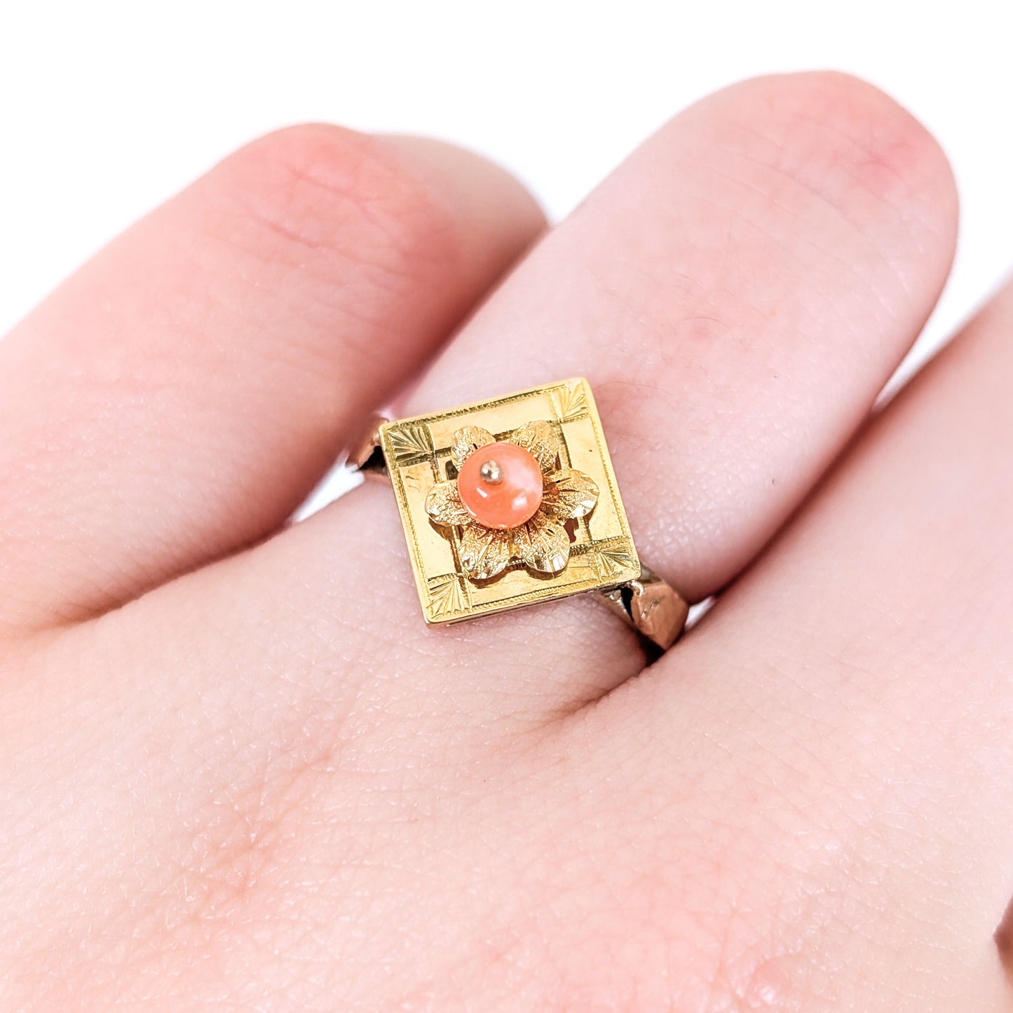 Vintage 14K Gold Coral Ring  —  Spinning Movement