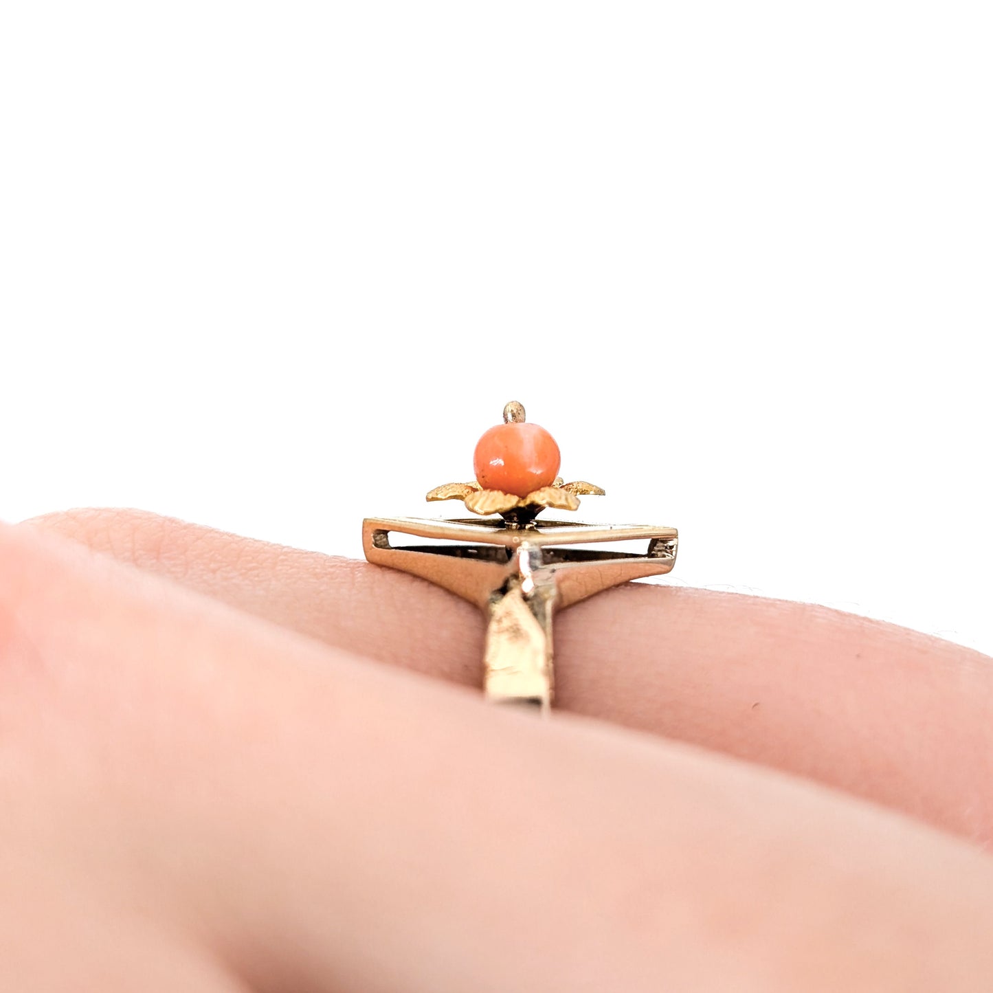 Vintage 14K Gold Coral Ring  —  Spinning Movement