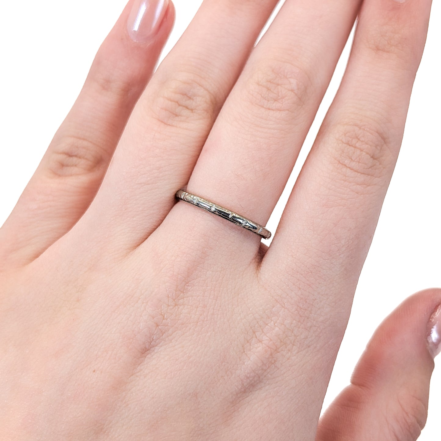 Antique Belais 18K White Gold Engraved Band - Art Deco Excellence