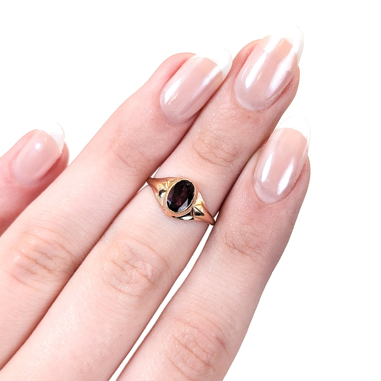 Vintage 10K Yellow Gold Garnet Ring – Oval Stone, Sculptural Setting
