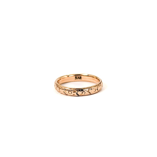 Antique 14K Gold Engraved Band Ring — 4.09g