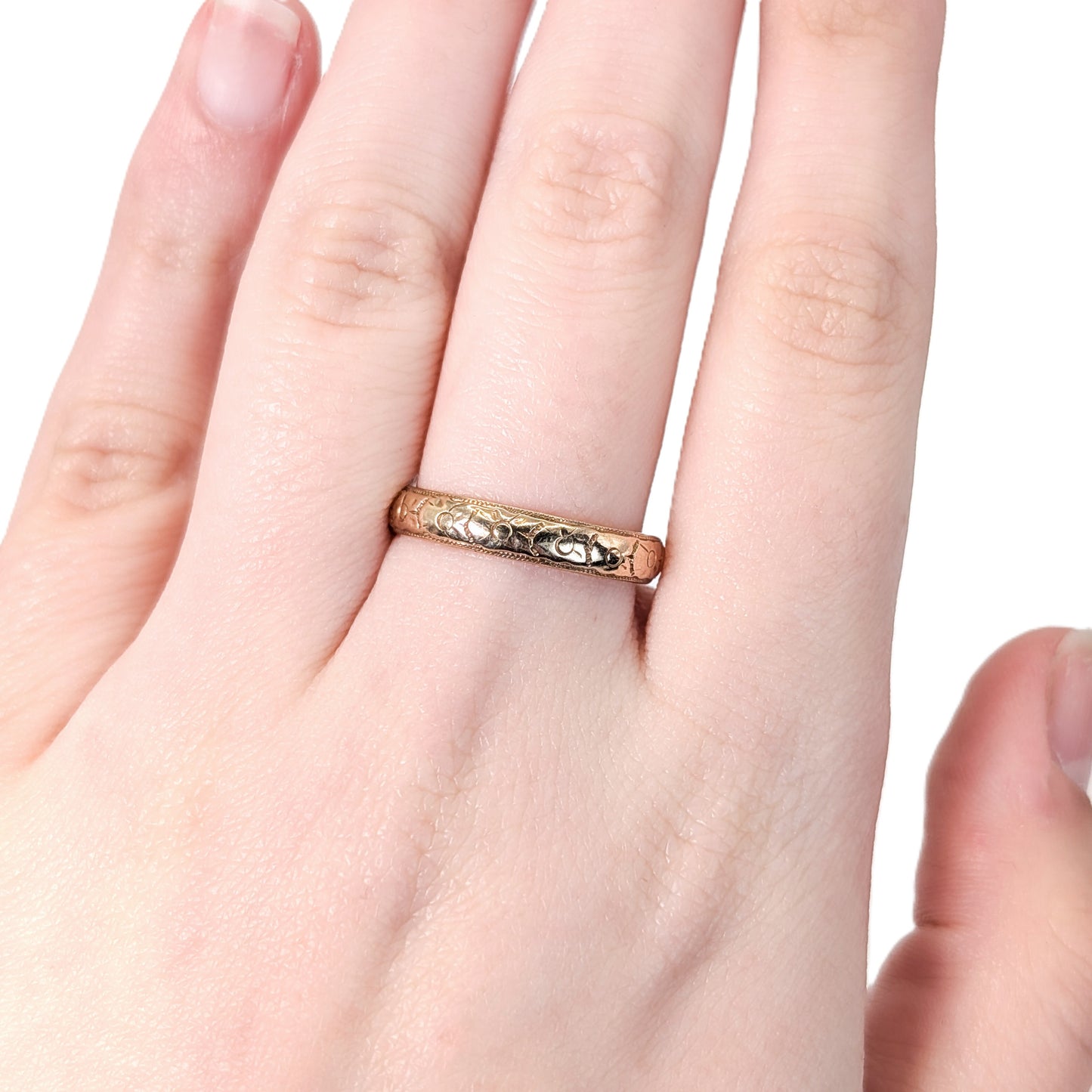 Antique 14K Gold Engraved Band Ring — 4.09g