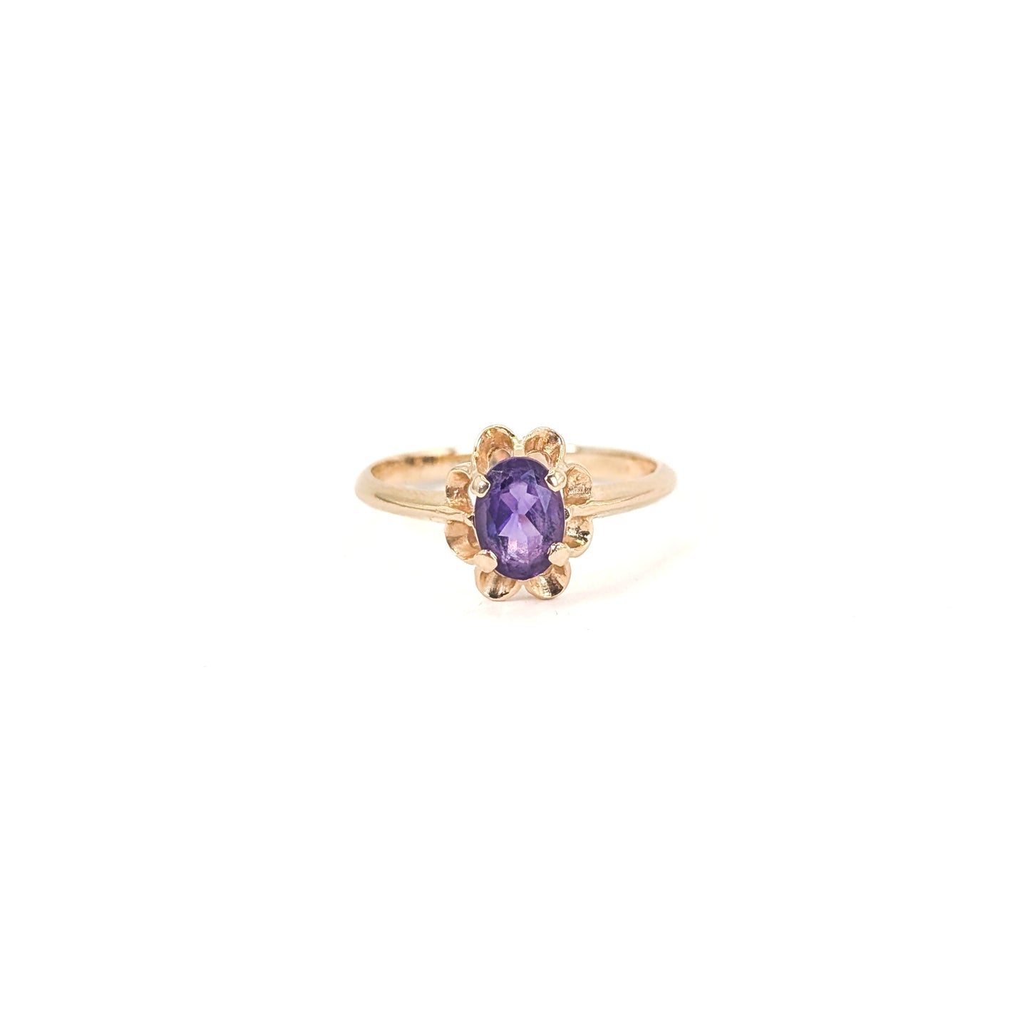 Vintage 14K Gold Amethyst Ring with Scalloped Prong Setting