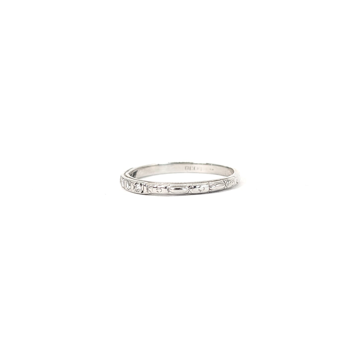 Antique 18K White Gold Diamond Band Ring – Engraved Diamond Ring
