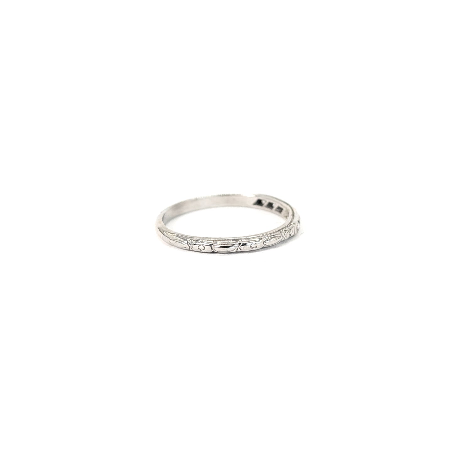 Antique 18K White Gold Diamond Band Ring – Engraved Diamond Ring