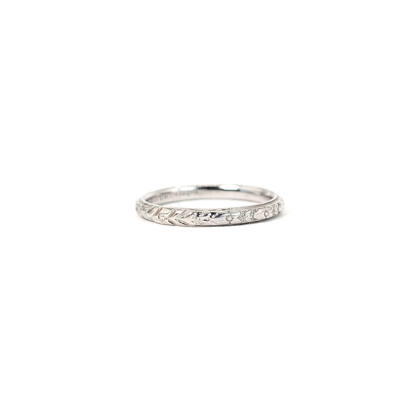 Art Deco 18K White Gold Lohengrin Engraved Band Ring