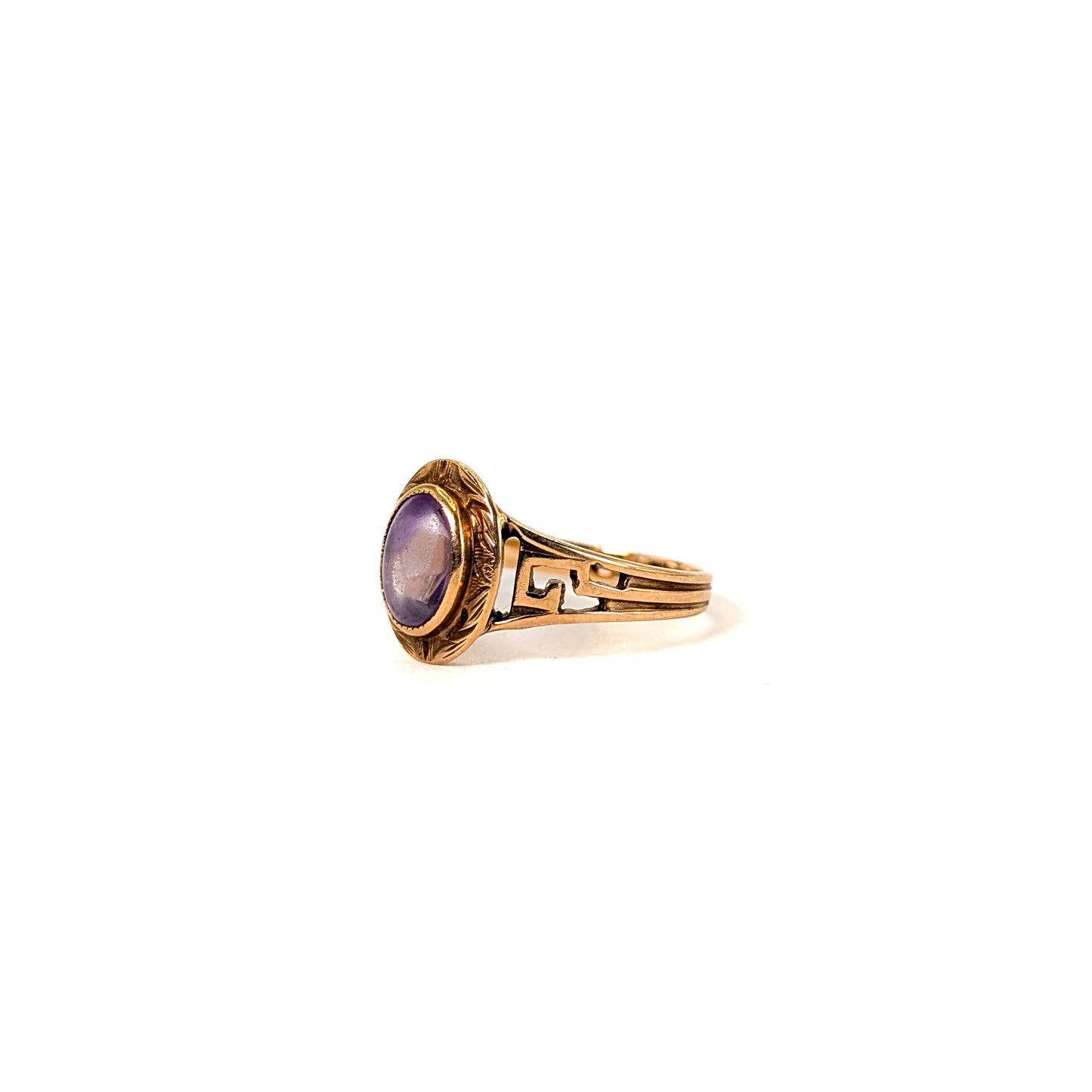 Vintage 10K Gold Amethyst Ring with Openwork Shoulders