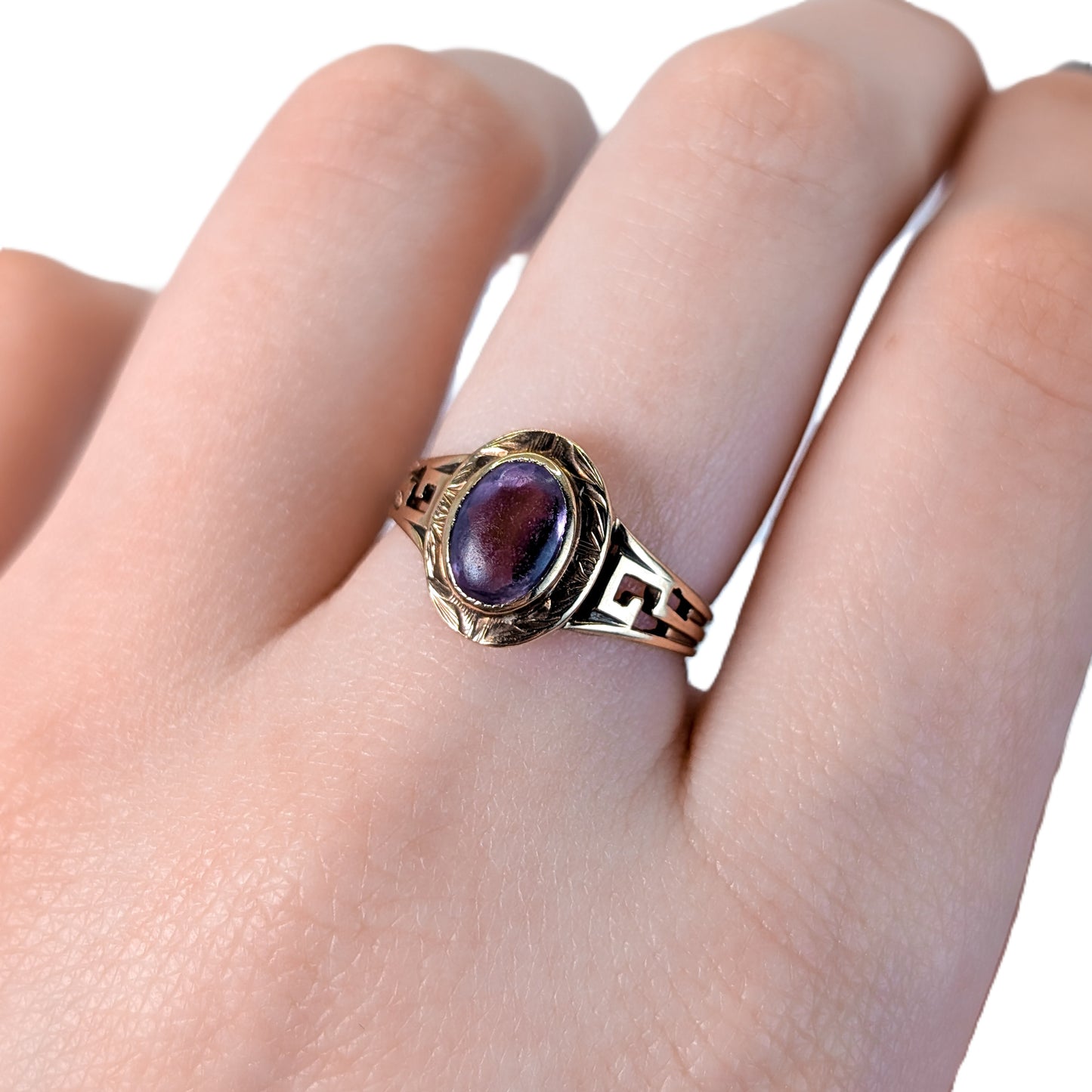 Vintage 10K Gold Amethyst Ring with Openwork Shoulders