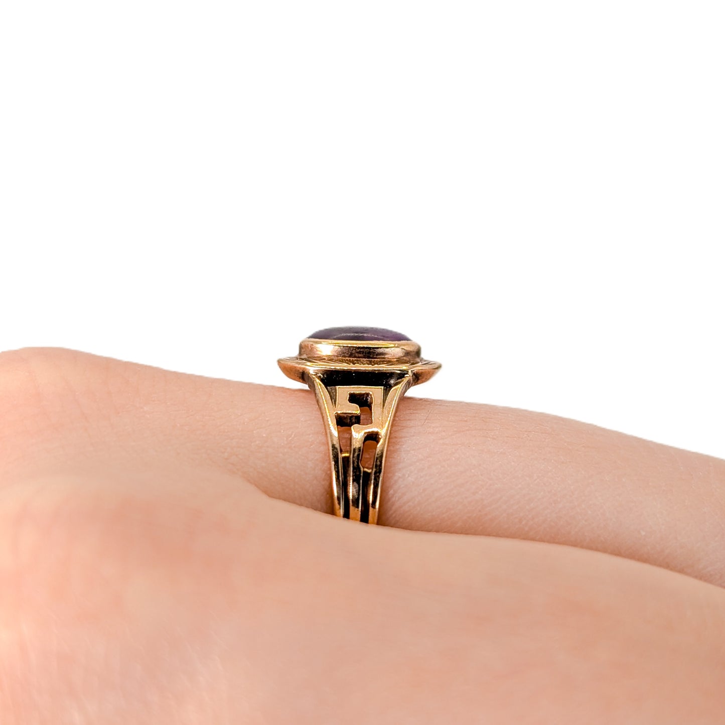 Vintage 10K Gold Amethyst Ring with Openwork Shoulders