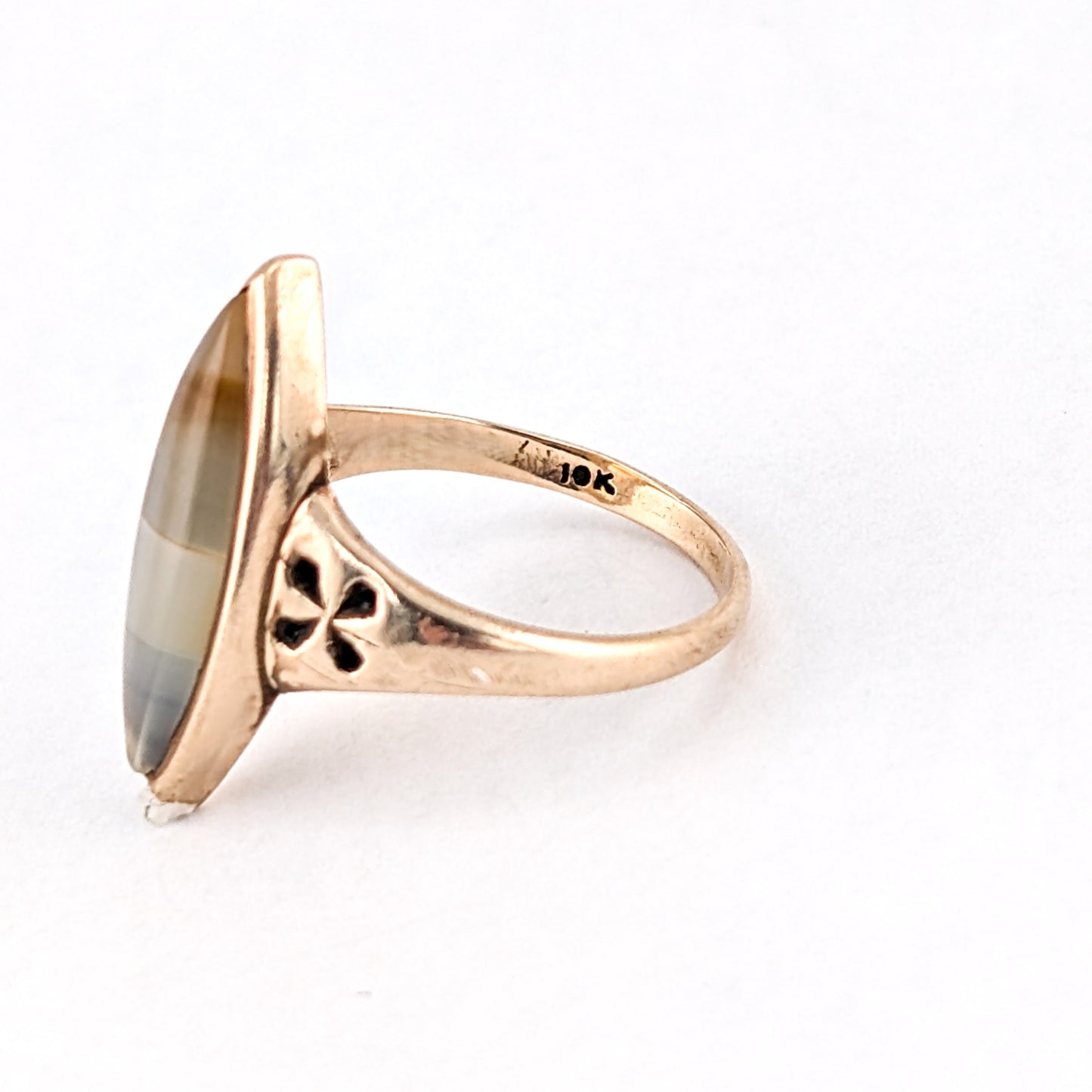 Antique 10K Gold Banded Agate Navette Ring