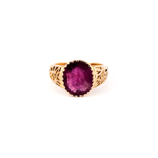 Vintage 14K Gold Ruby Ring with Ornate Shoulders