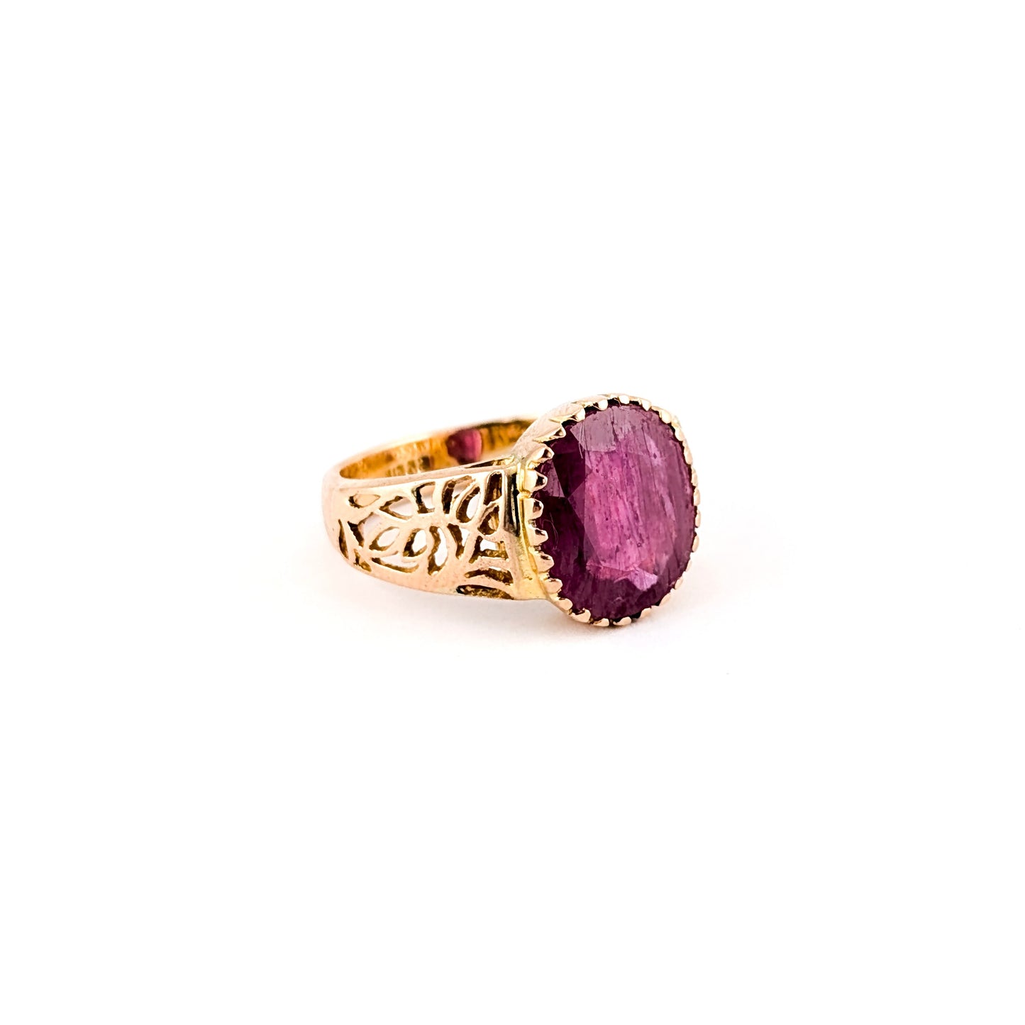 Vintage 14K Gold Ruby Ring with Ornate Shoulders