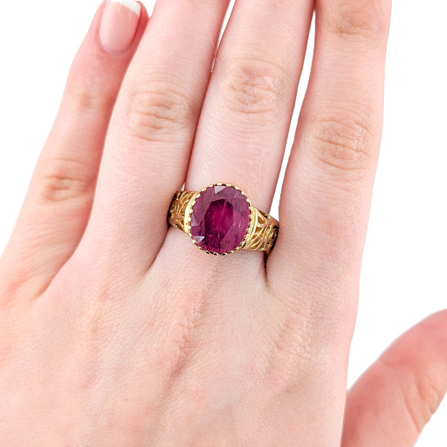 Vintage 14K Gold Ruby Ring with Ornate Shoulders
