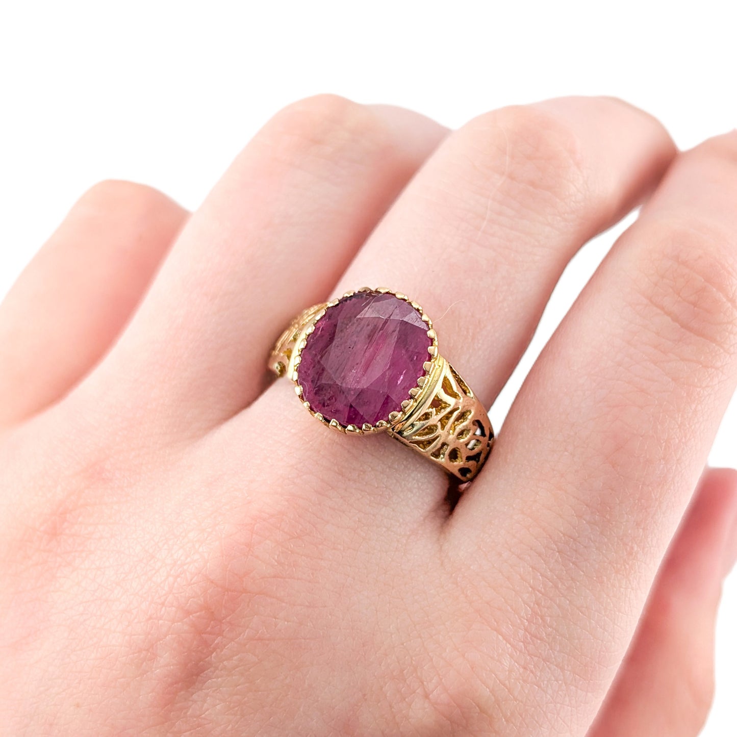 Vintage 14K Gold Ruby Ring with Ornate Shoulders