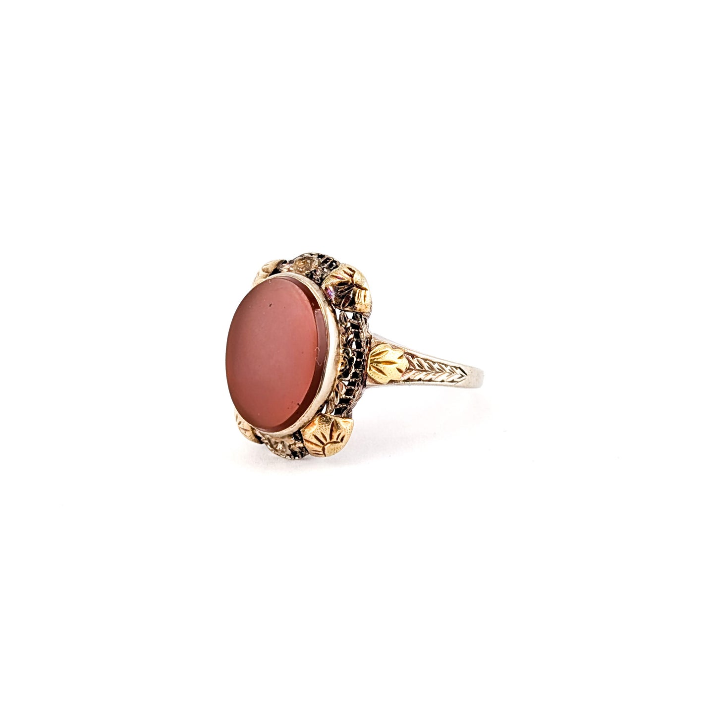 Vintage 10K Gold Carnelian Cabochon Ring – Ornate Two-Toned Art Deco Setting